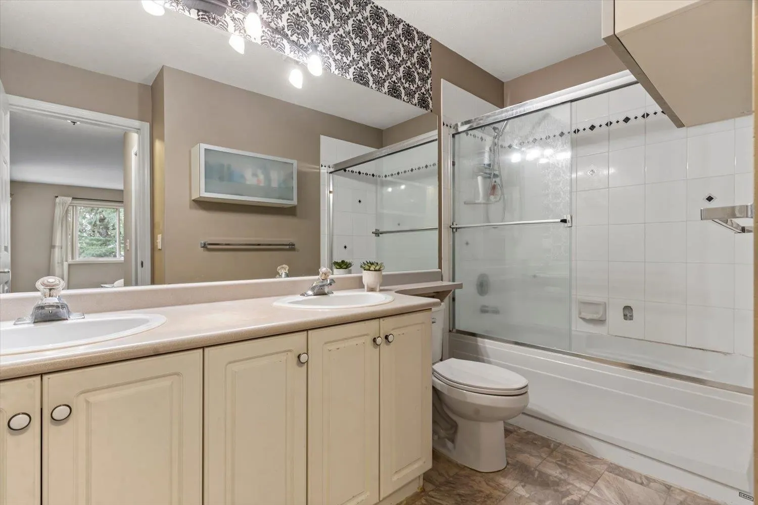 5260 Goldspring Place #1102