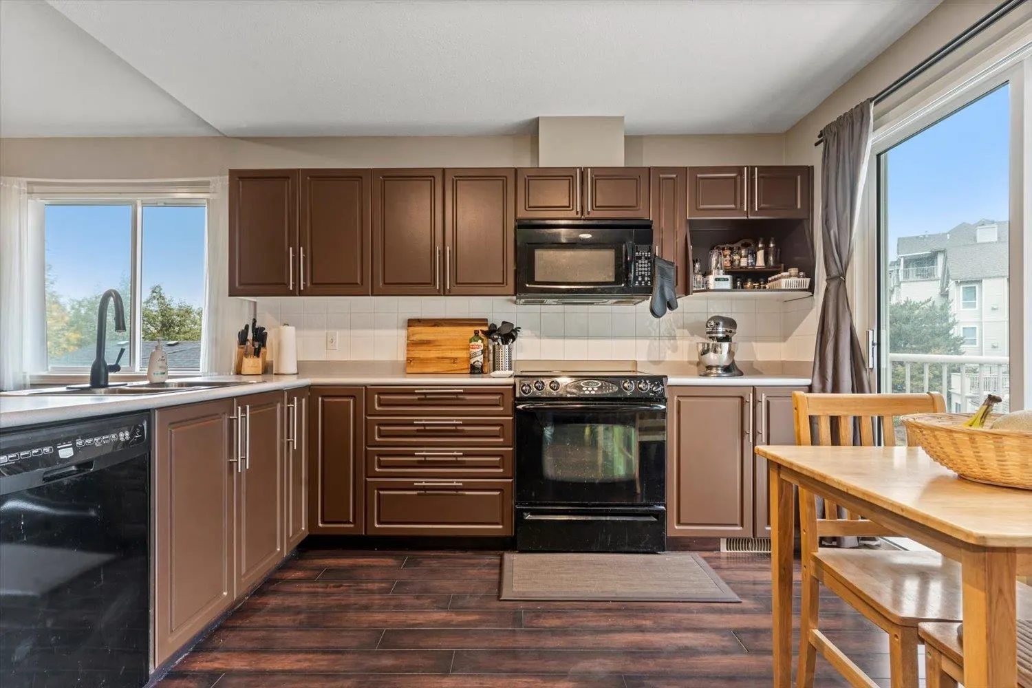 5260 Goldspring Place #1102