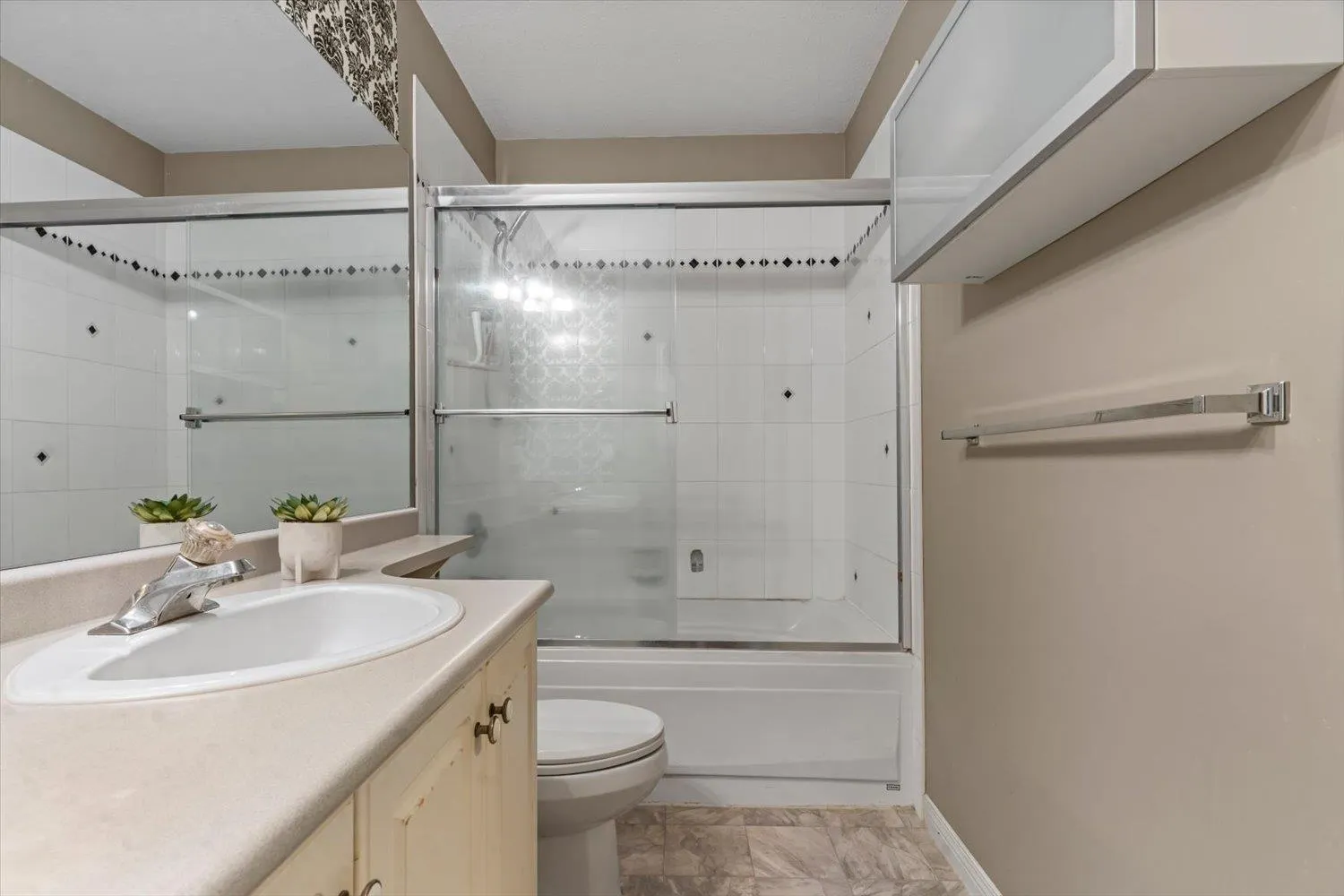 5260 Goldspring Place #1102