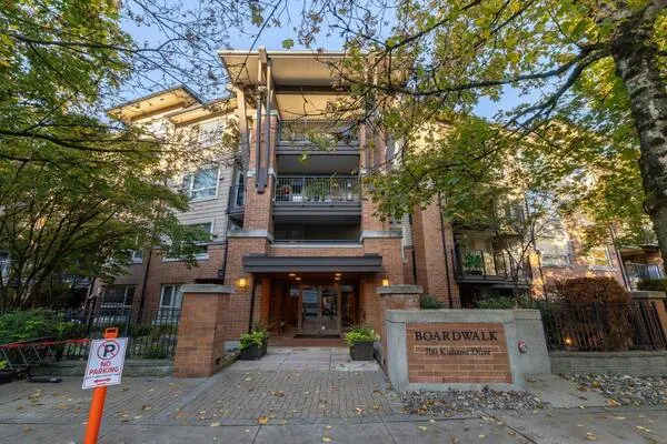 700 Klahanie Drive #205