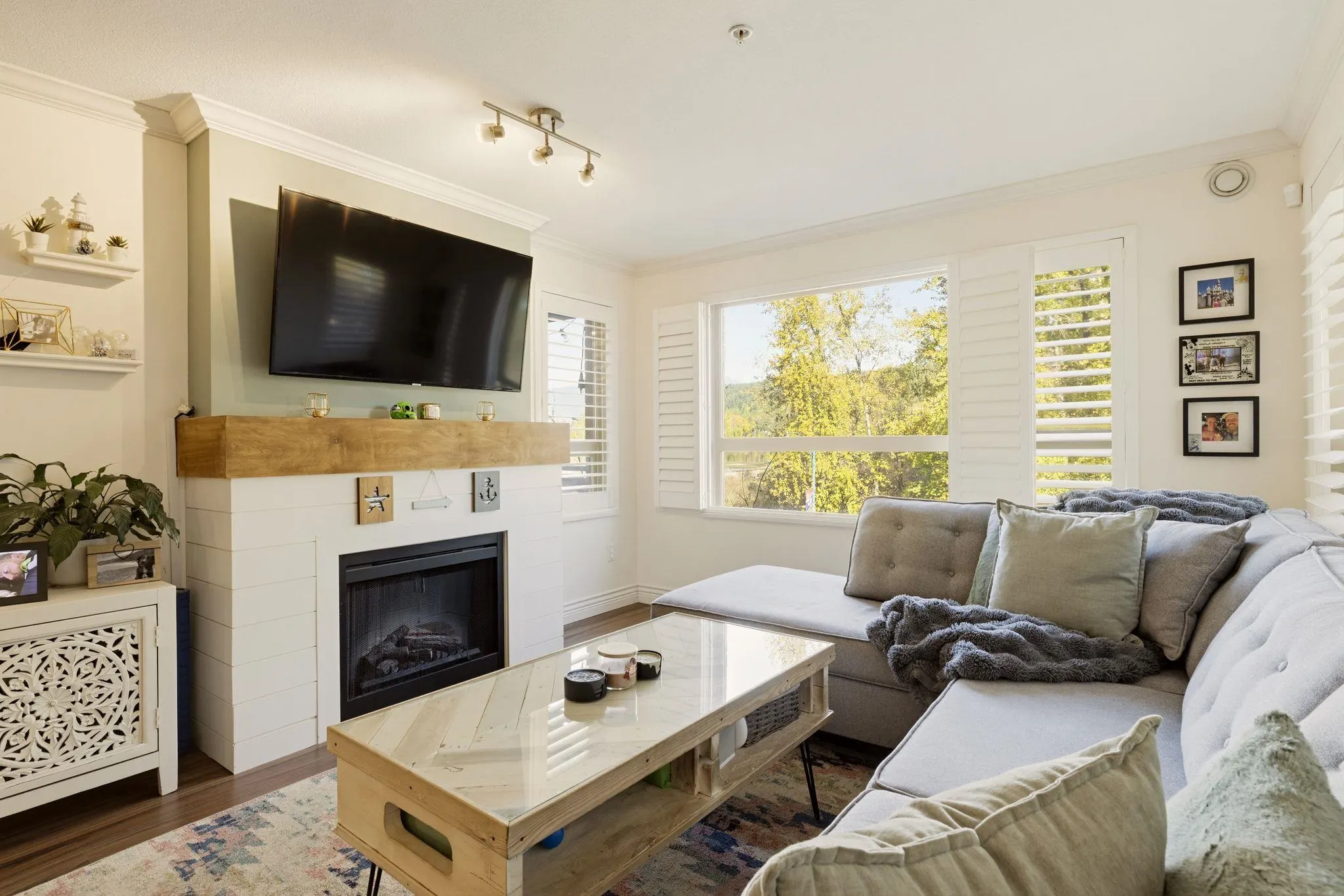 700 Klahanie Drive #205