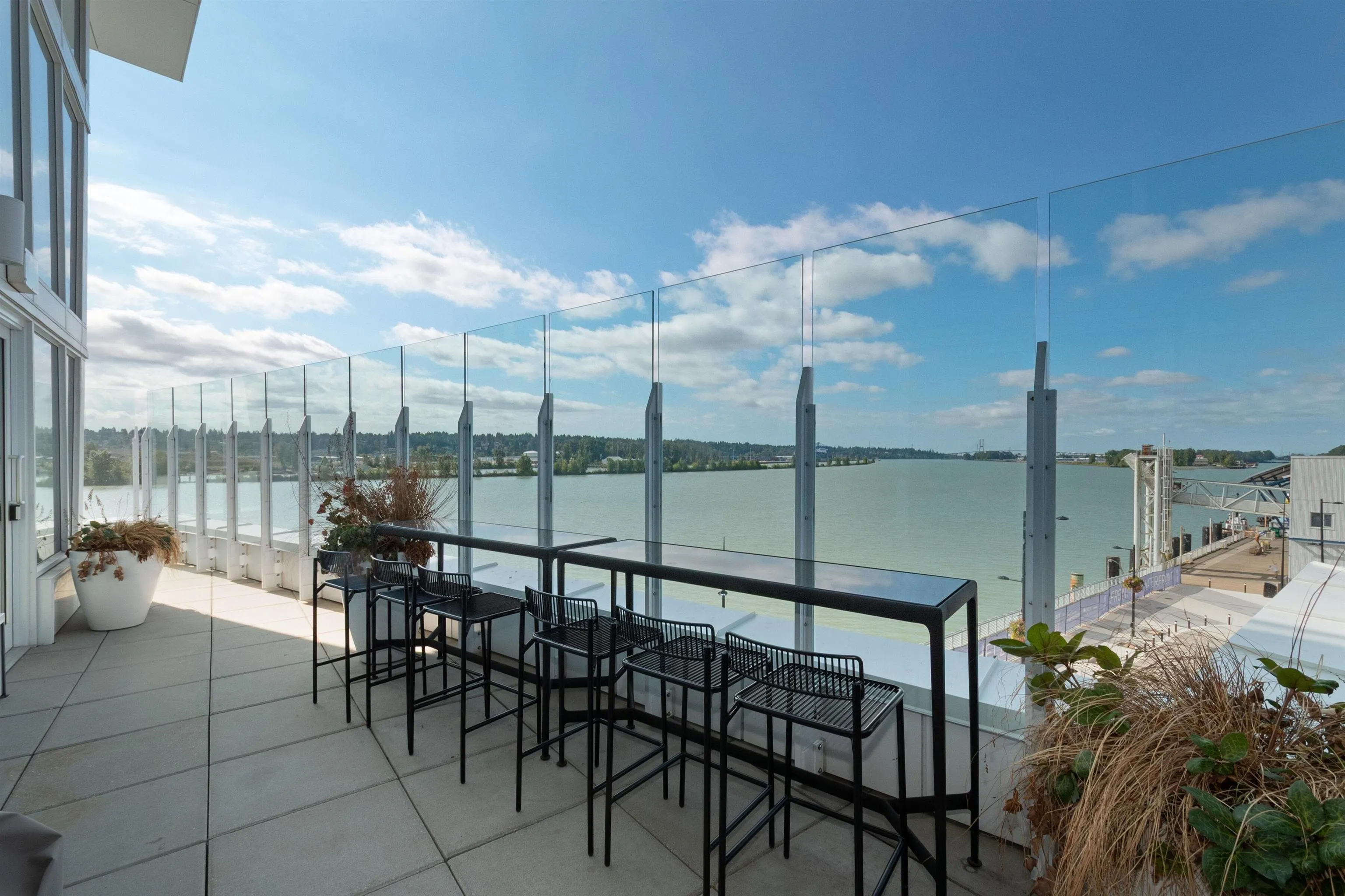 680 Quayside Drive #4004