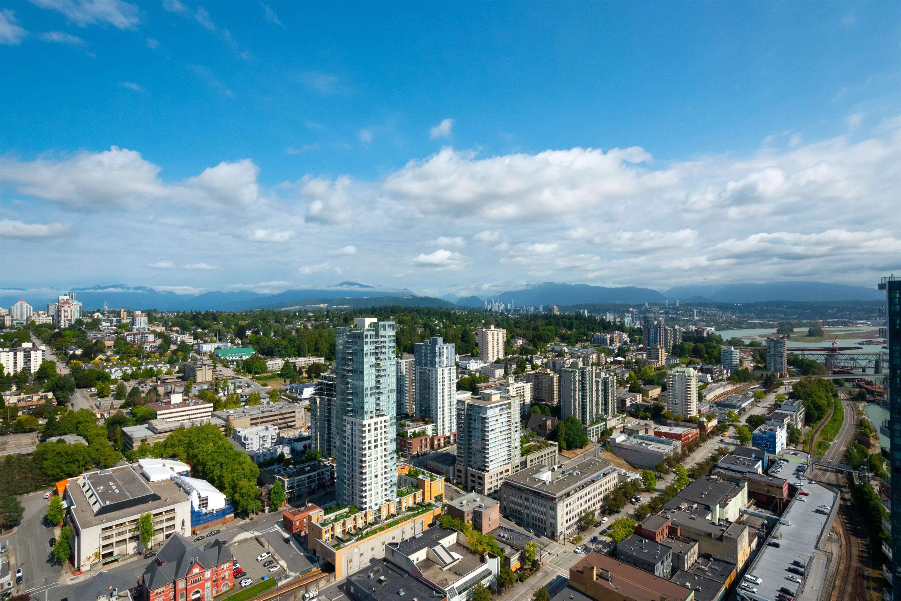 680 Quayside Drive #4004