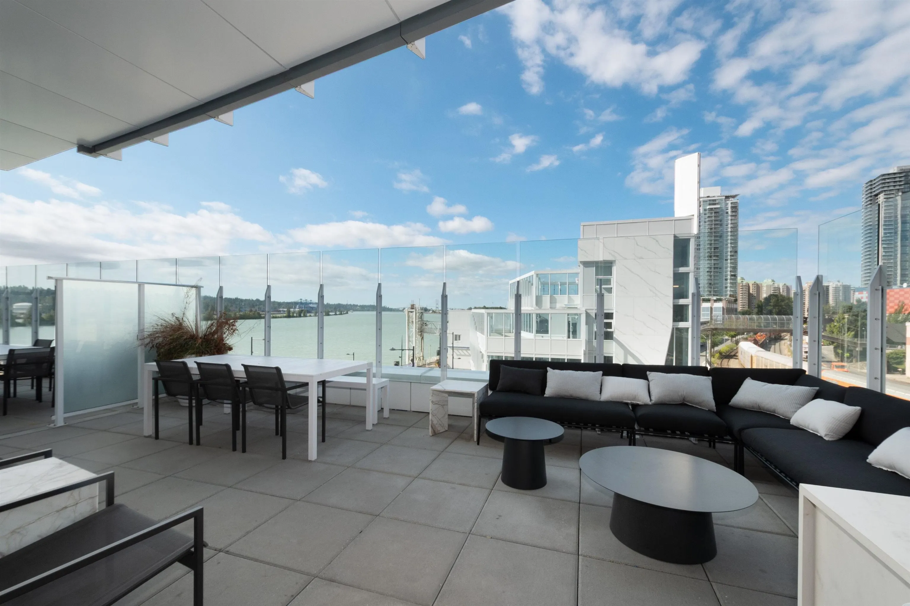 680 Quayside Drive #4004