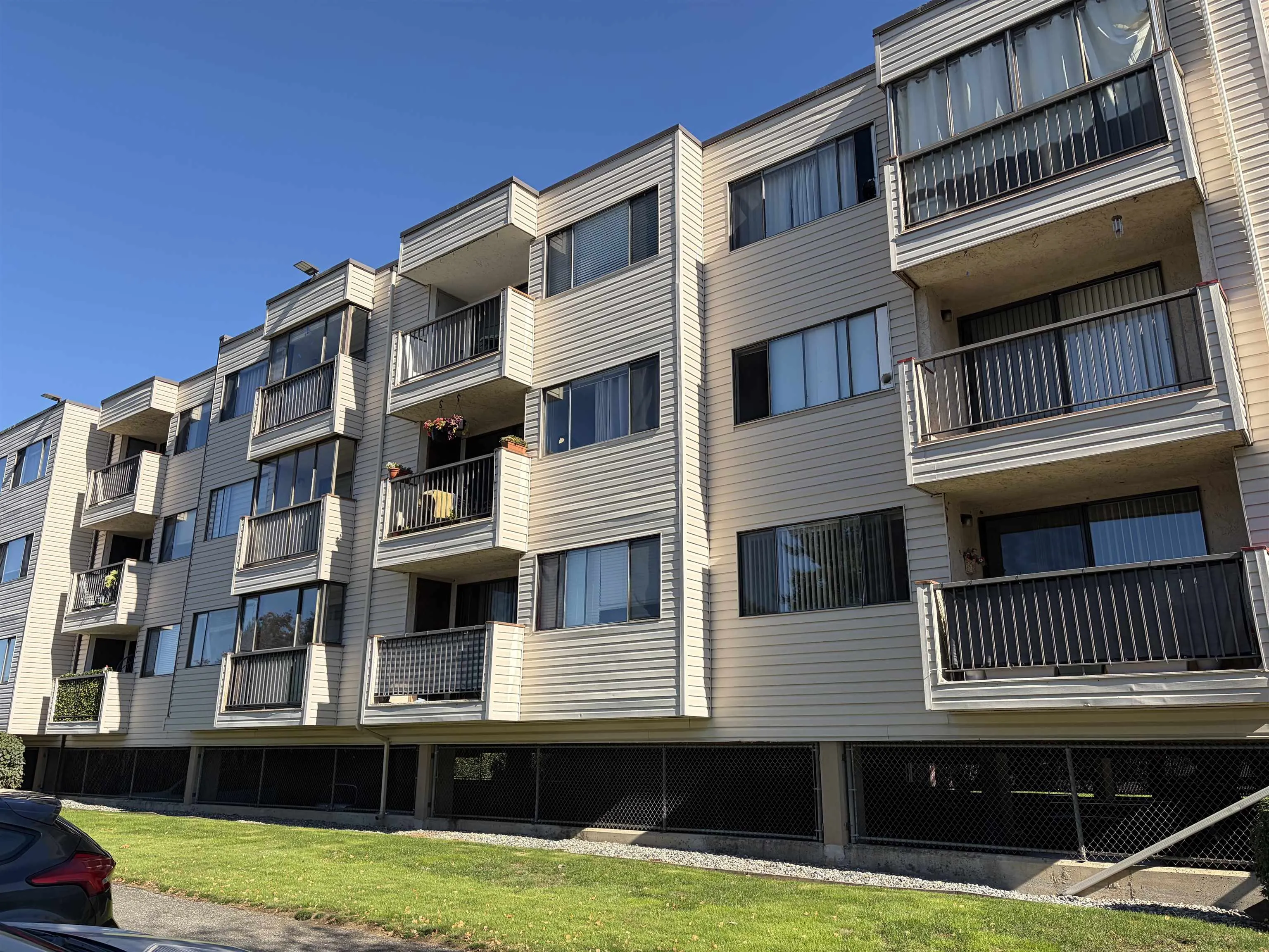 32733 Broadway East Street #307