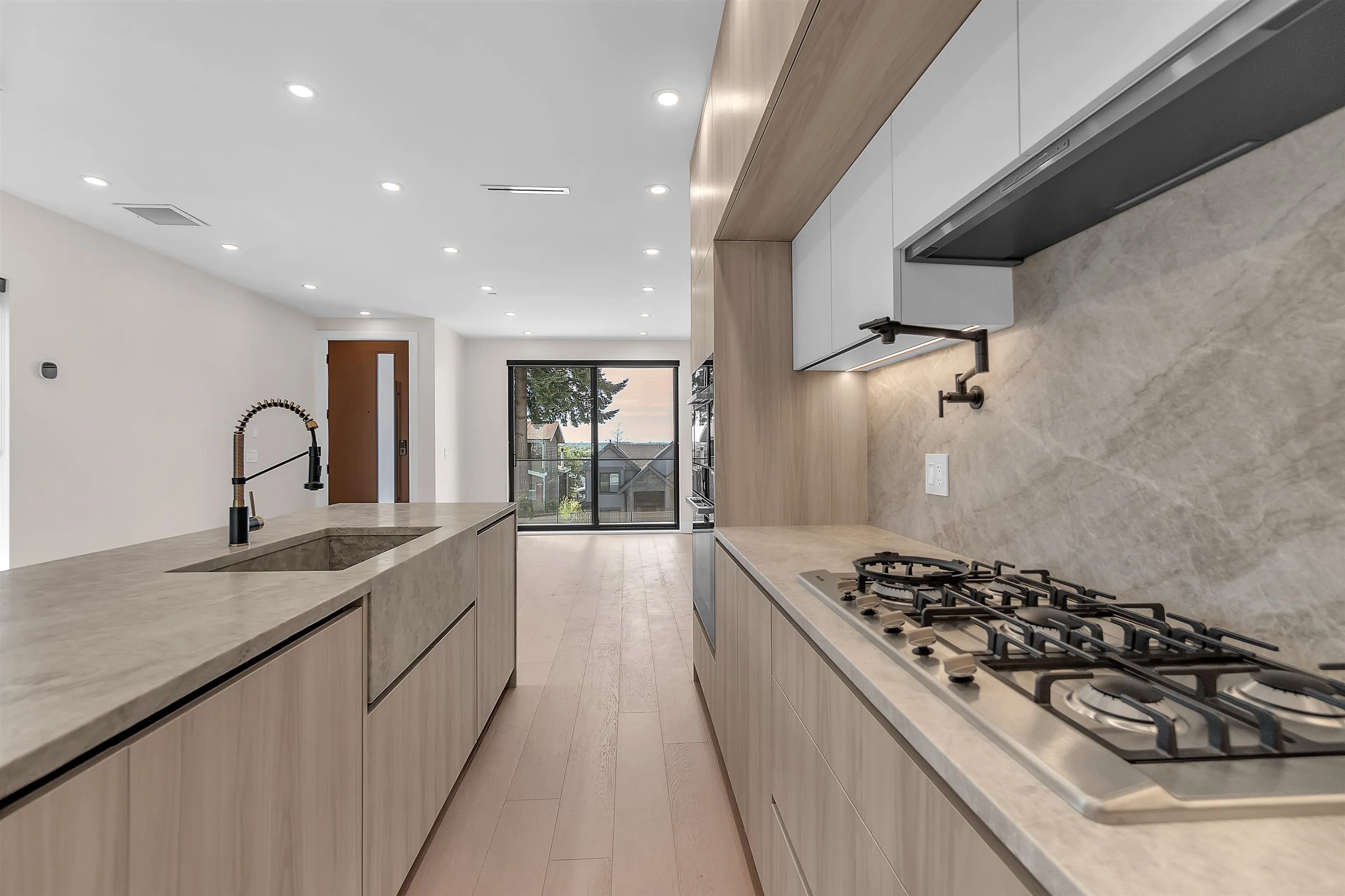 504 E 5th Street