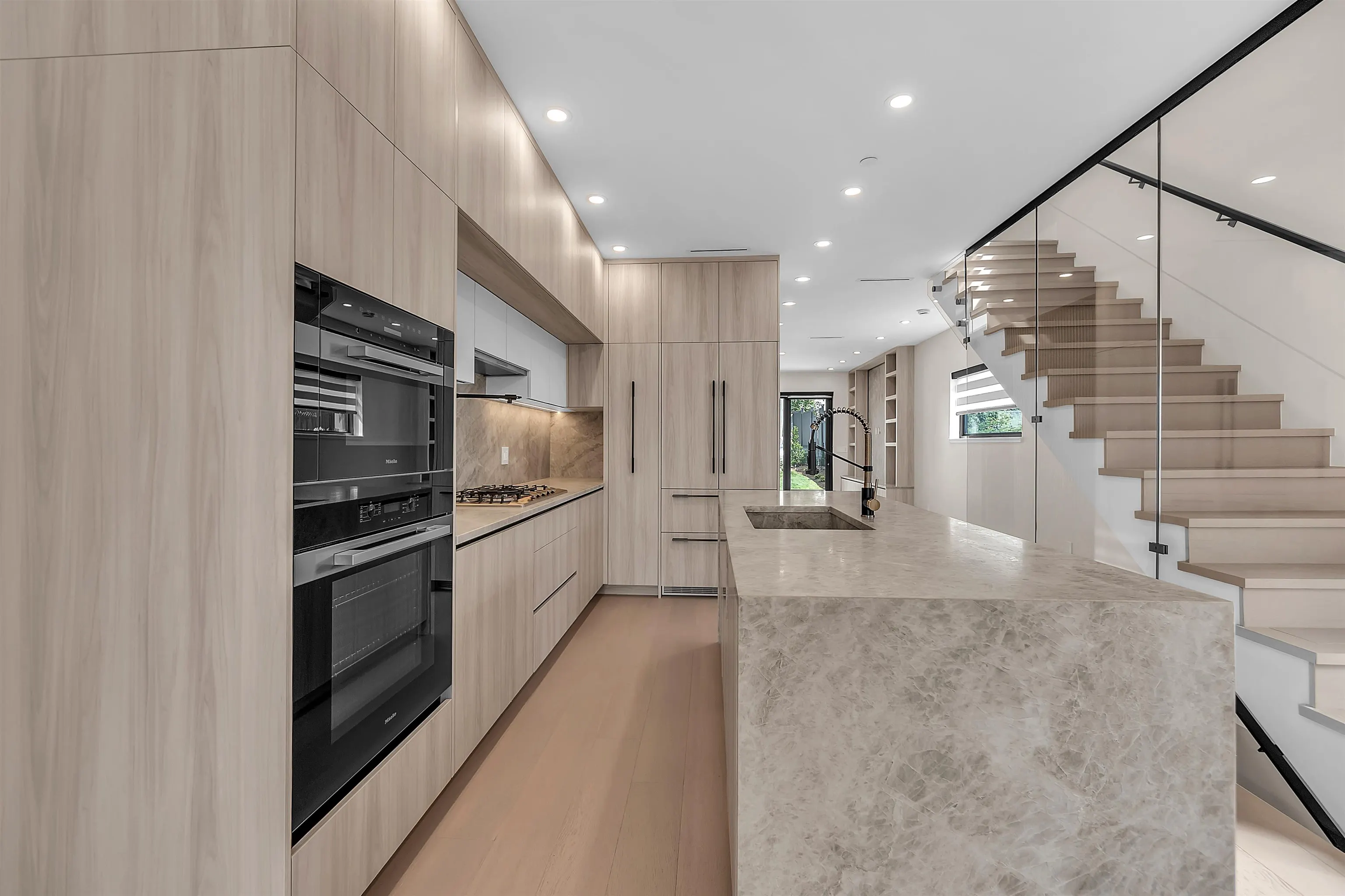 504 E 5th Street