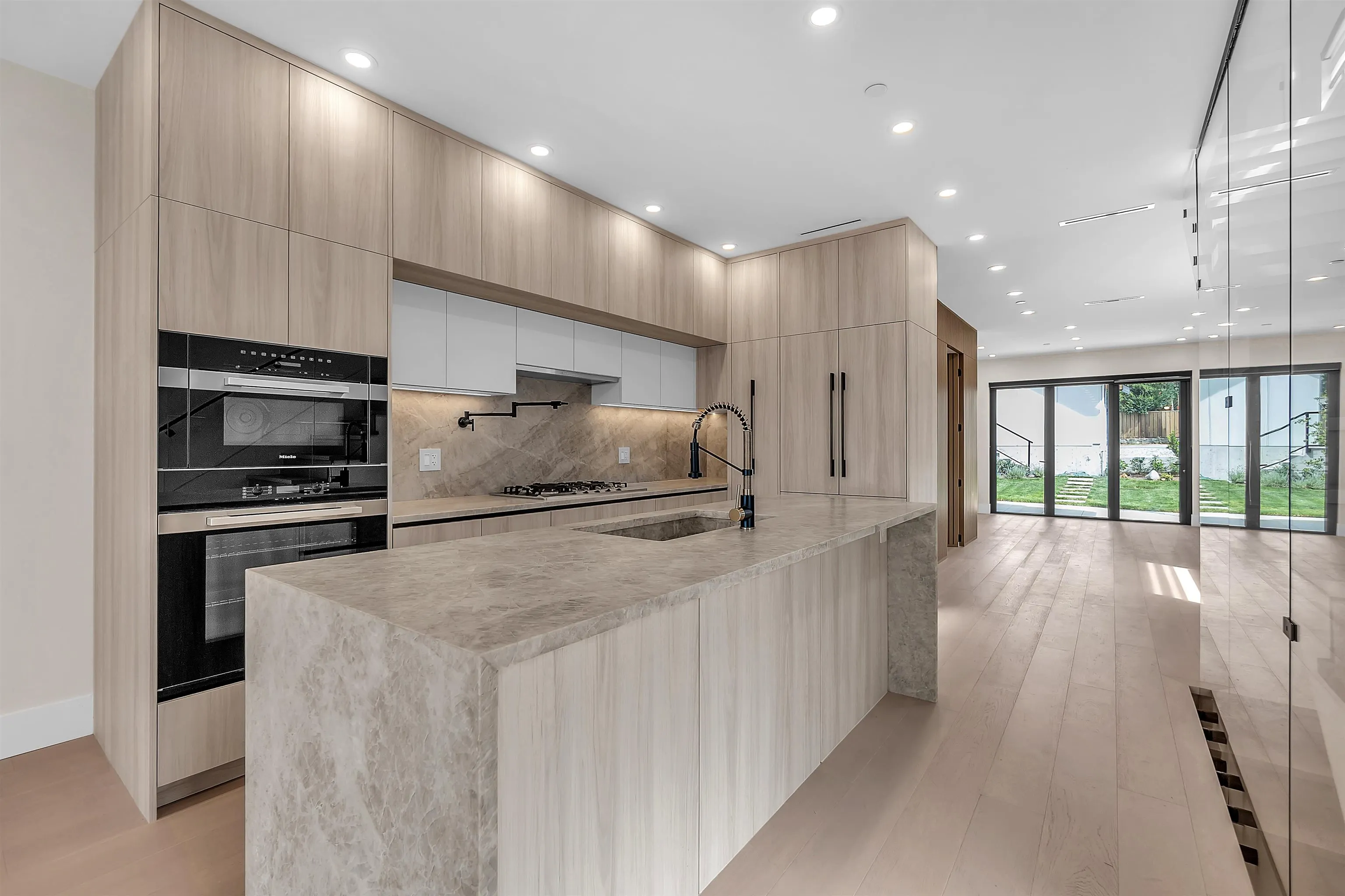 504 E 5th Street
