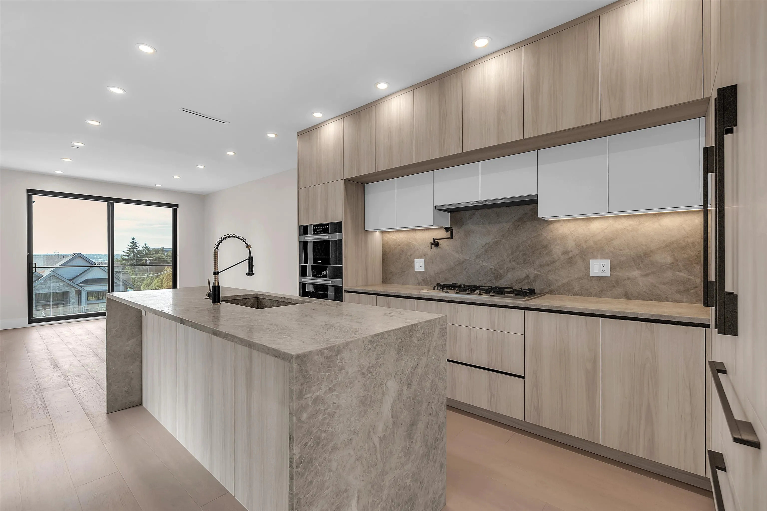 504 E 5th Street