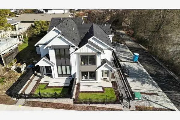 359 Laval Street #103
