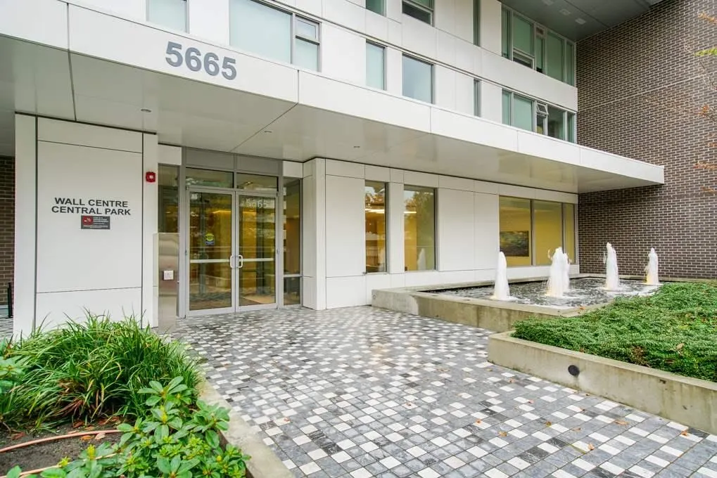5665 Boundary Road #916
