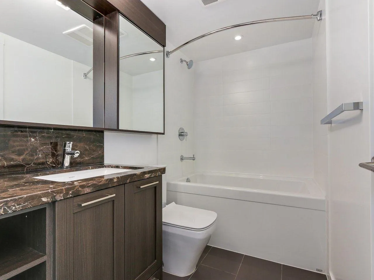 5665 Boundary Road #916