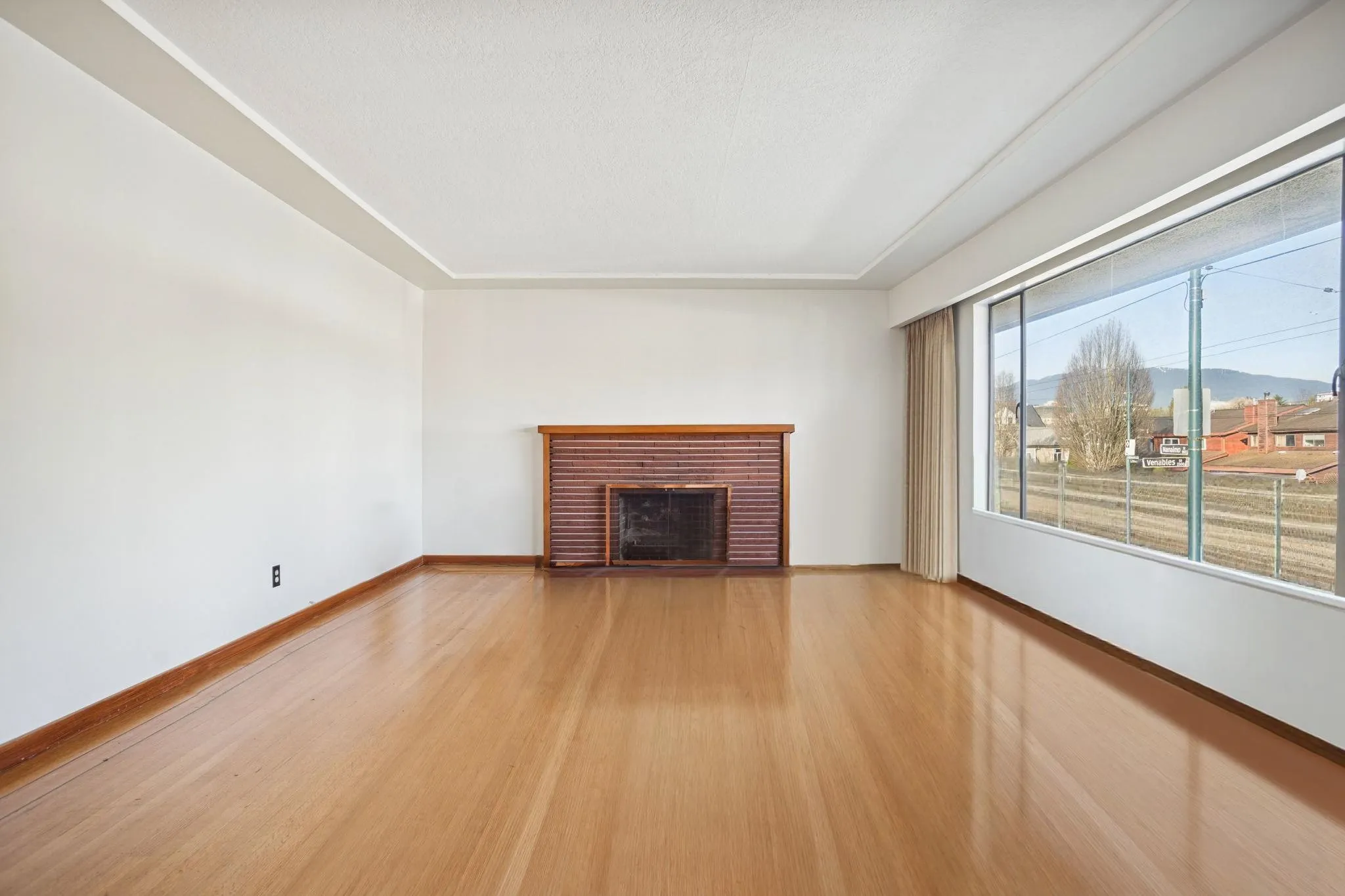 925 Nanaimo Street
