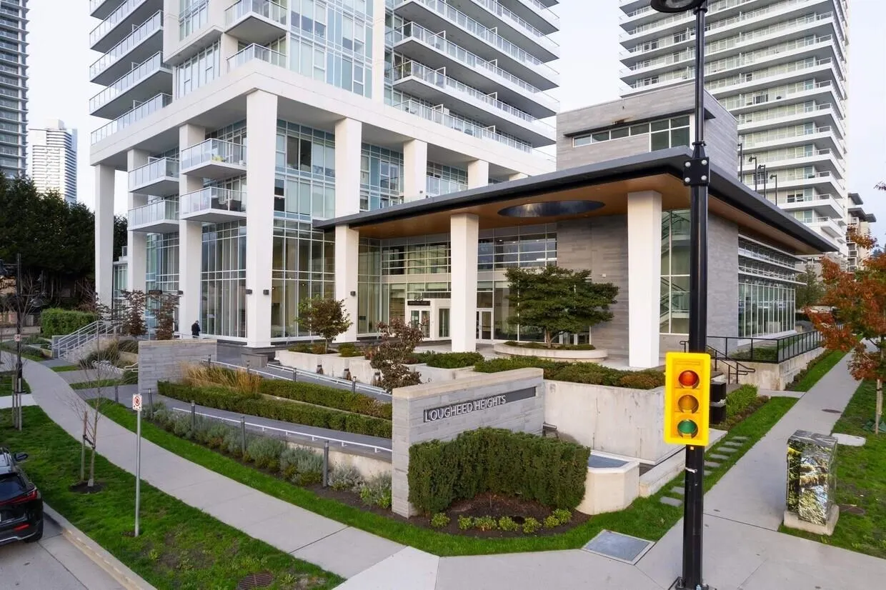657 Whiting Way #2706