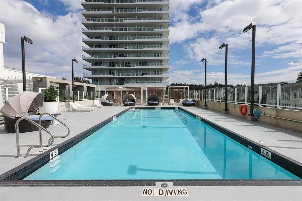657 Whiting Way #2706