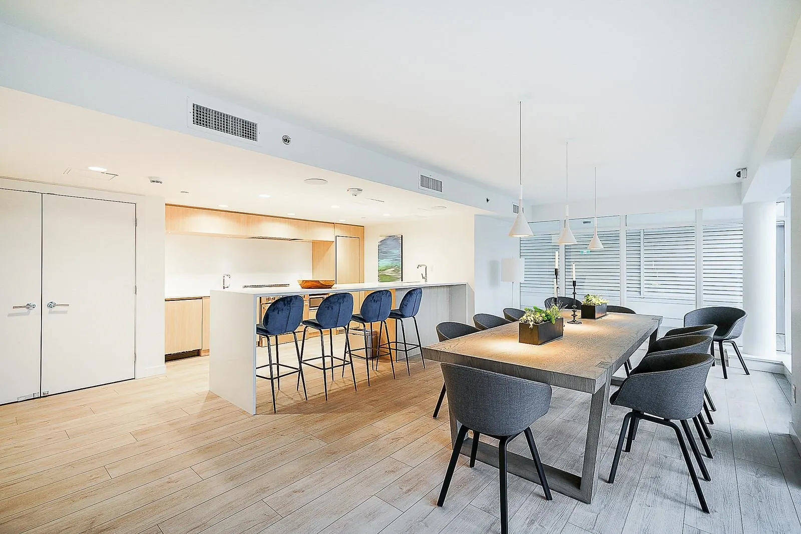 657 Whiting Way #2706