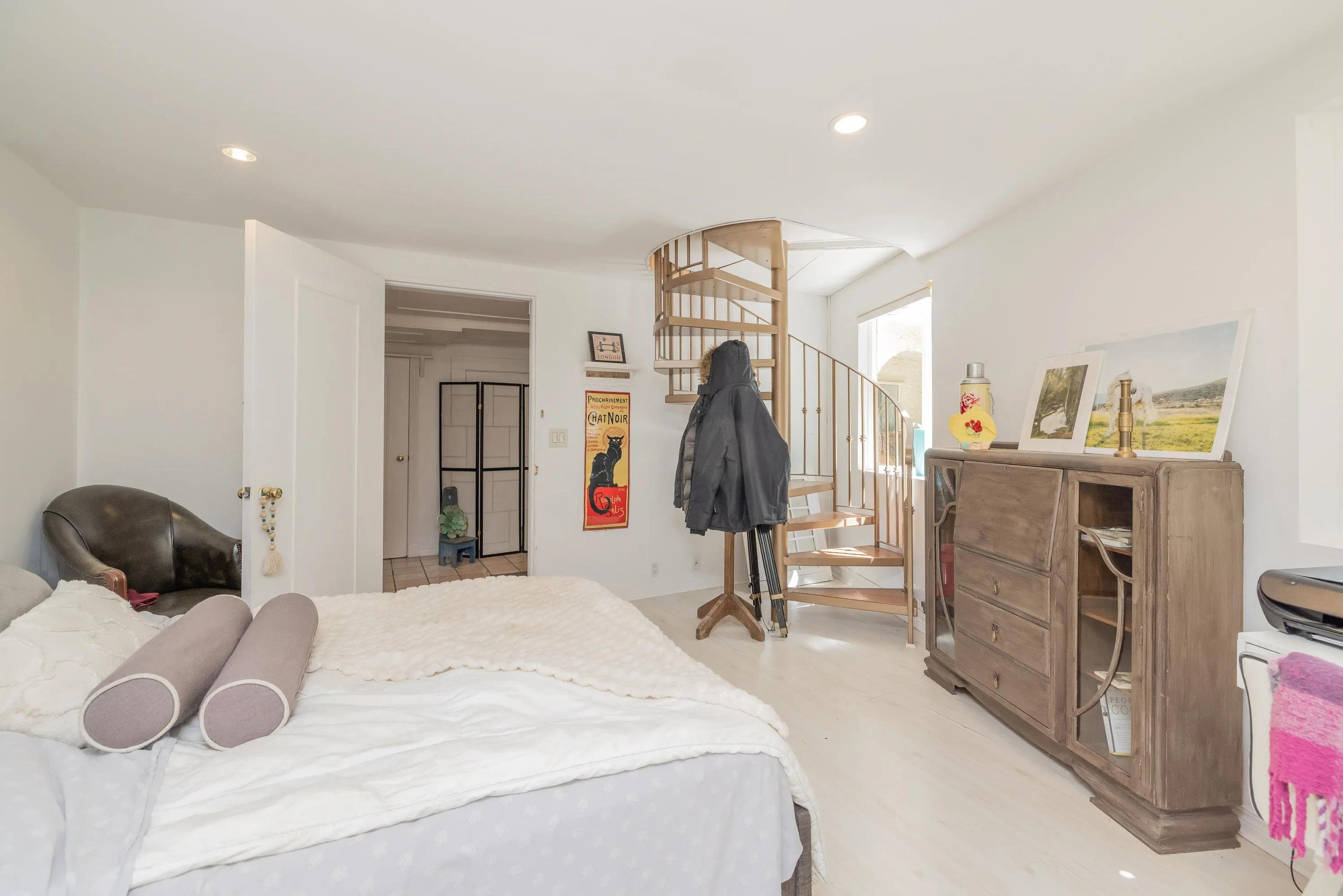 23942 Fern Crescent