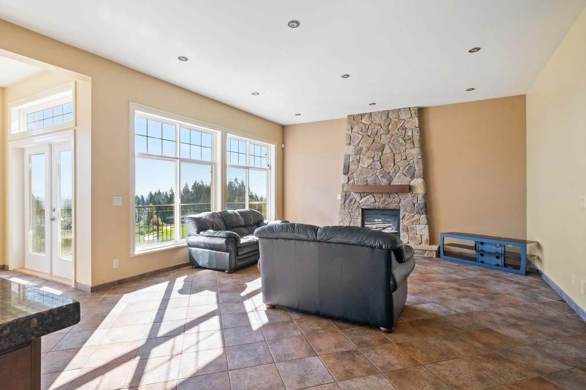 3233 Chartwell Lane