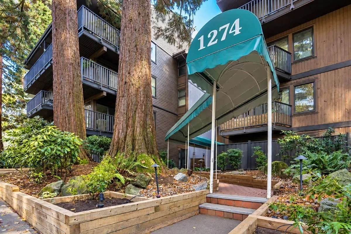 1274 Barclay Street #210