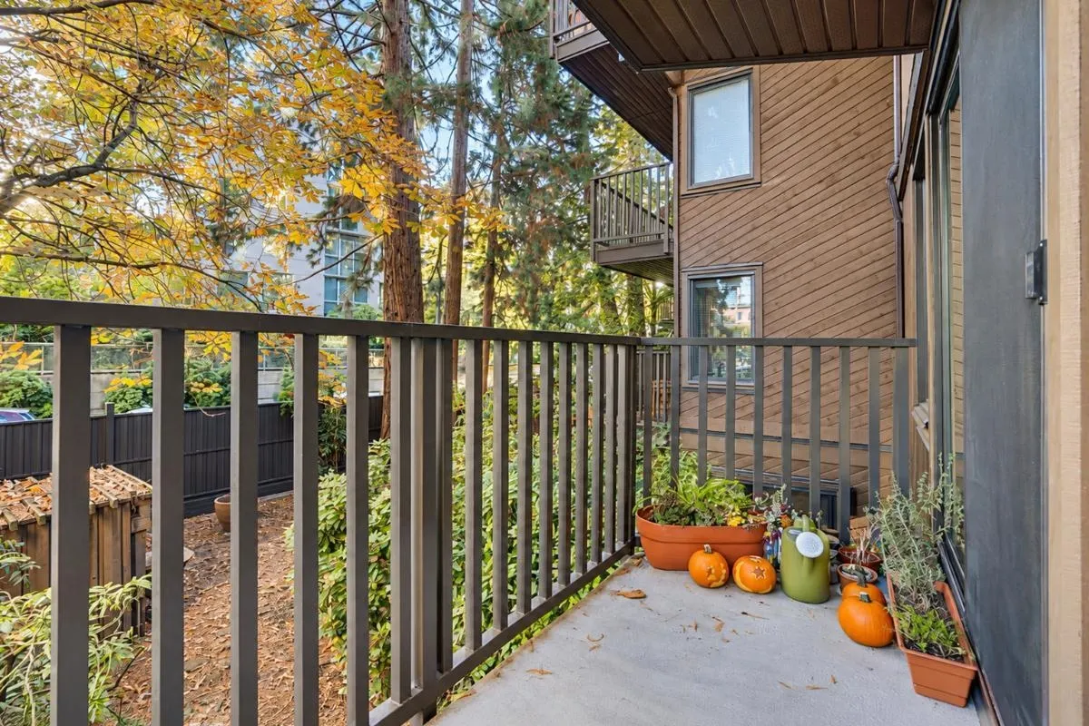 1274 Barclay Street #210