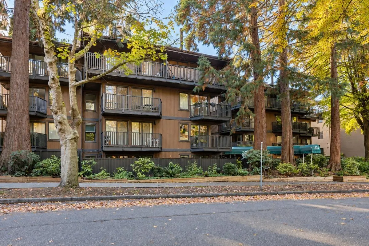 1274 Barclay Street #210