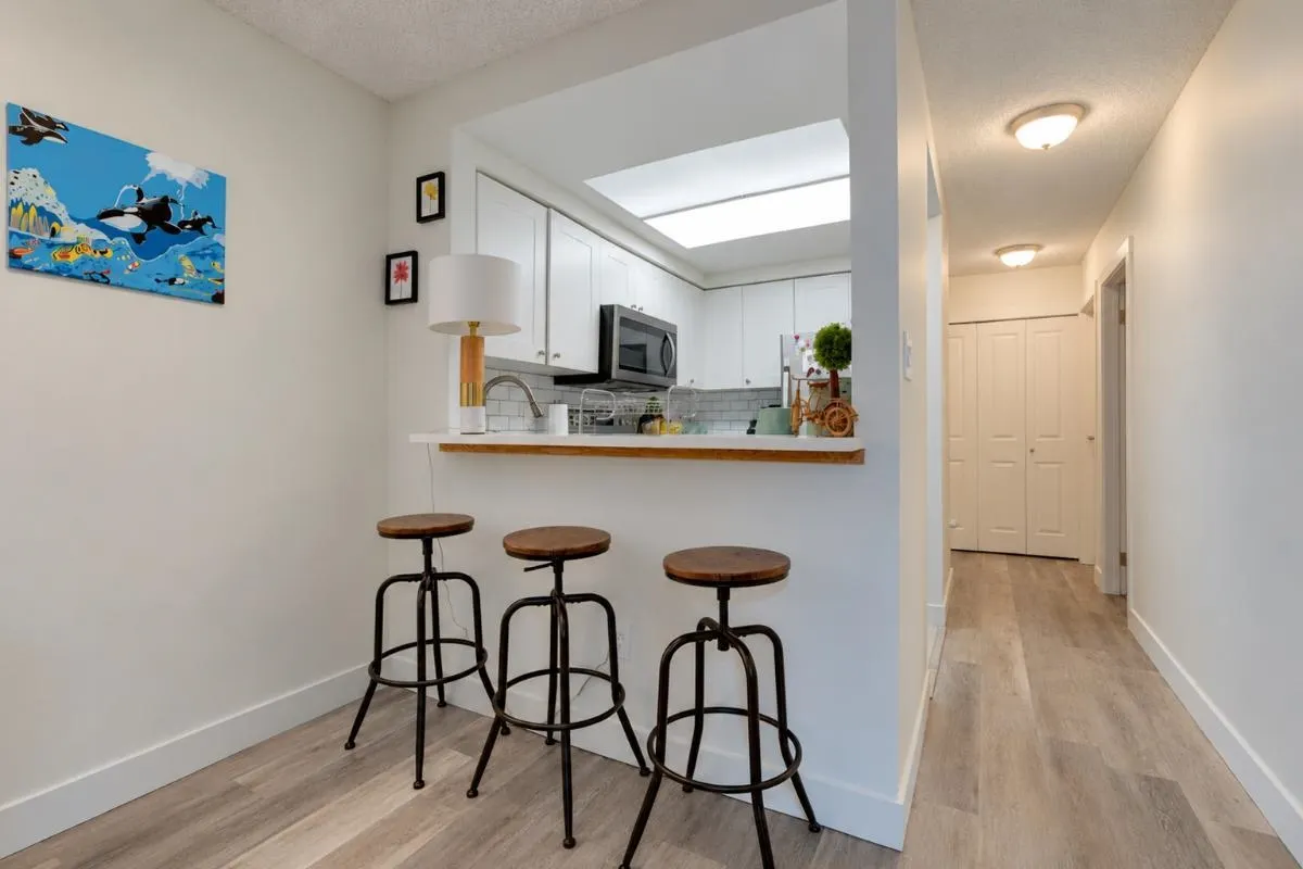 1274 Barclay Street #210