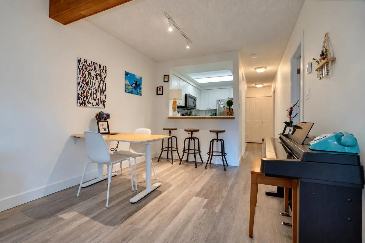 1274 Barclay Street #210