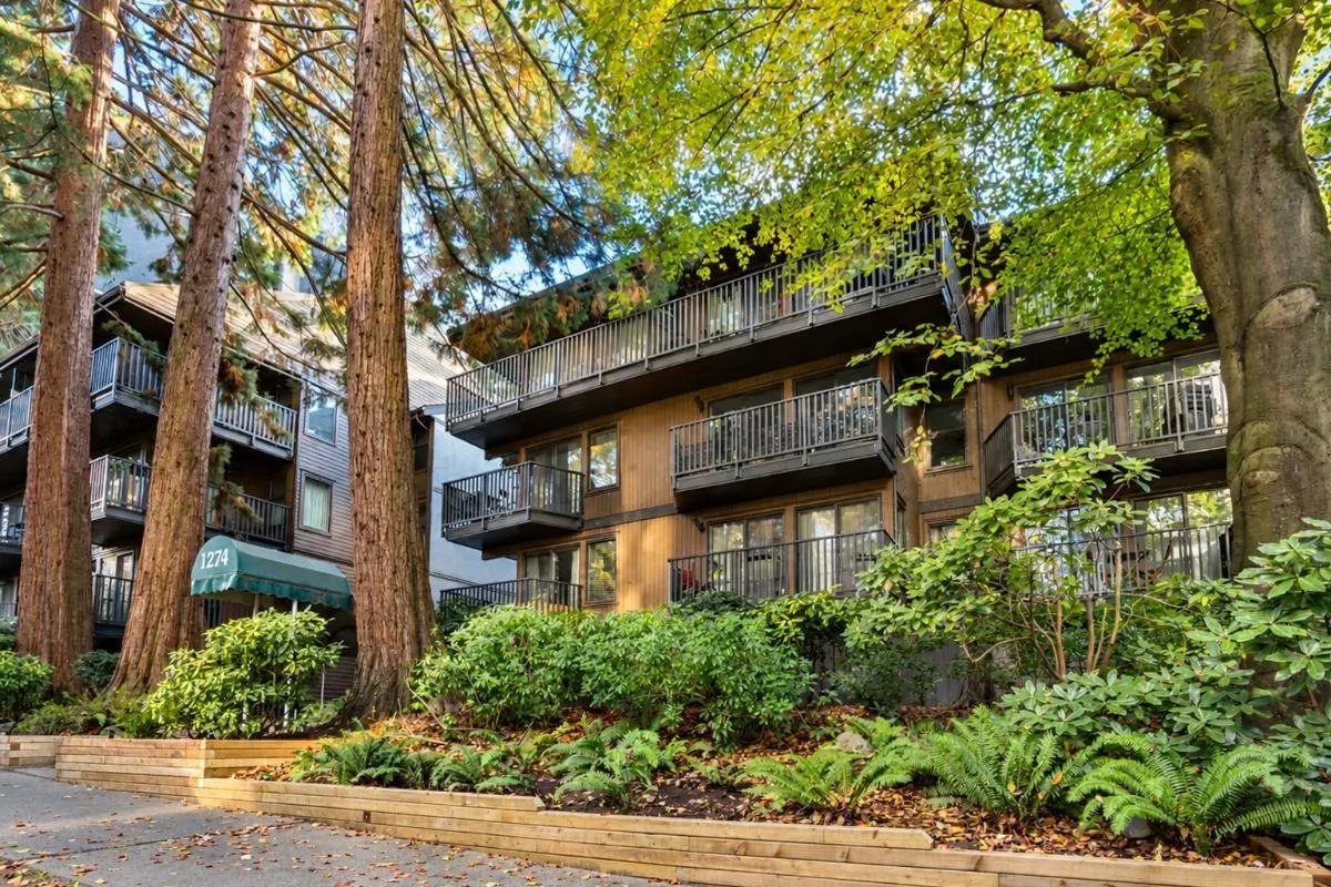 1274 Barclay Street #210
