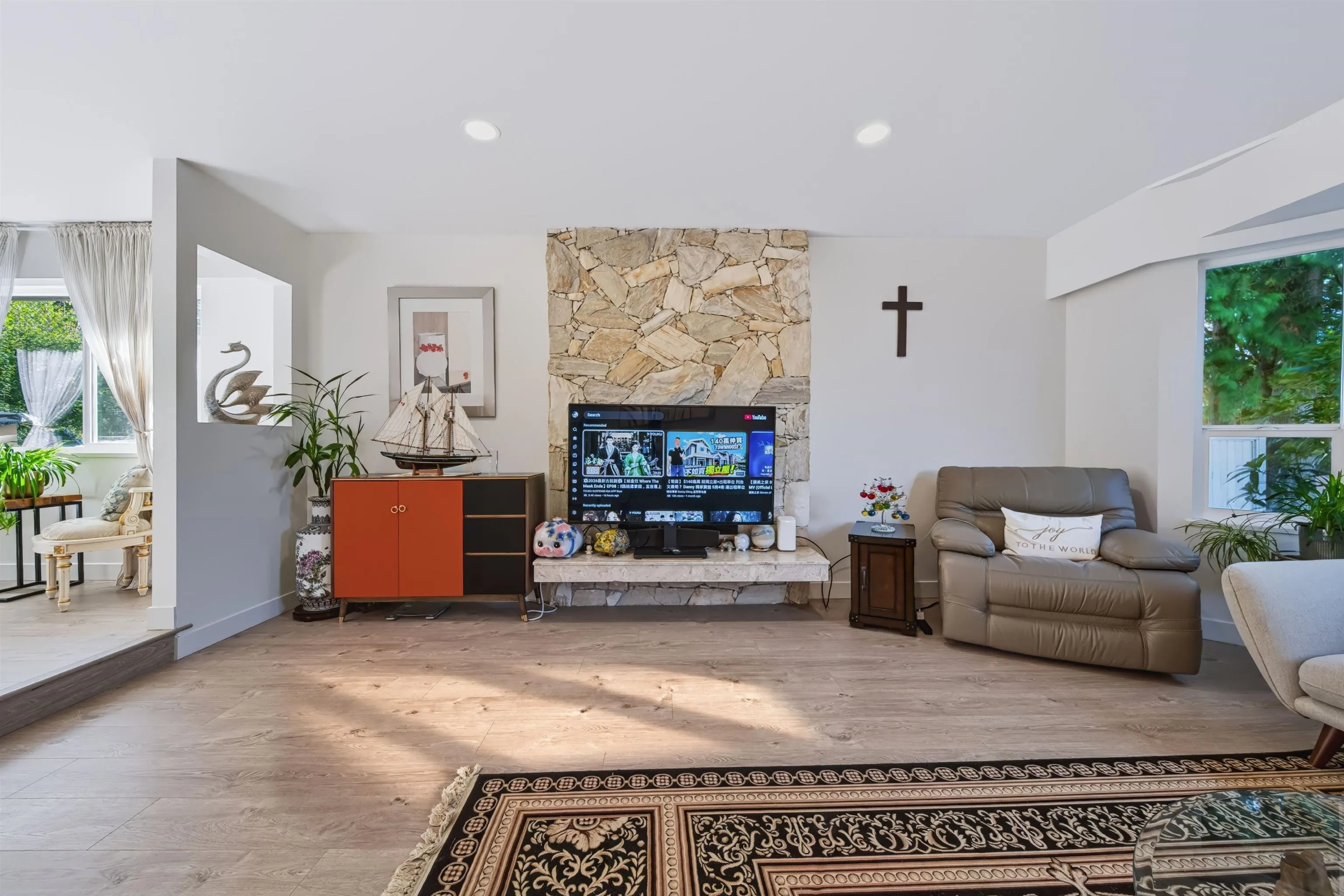 7700 Dampier Drive