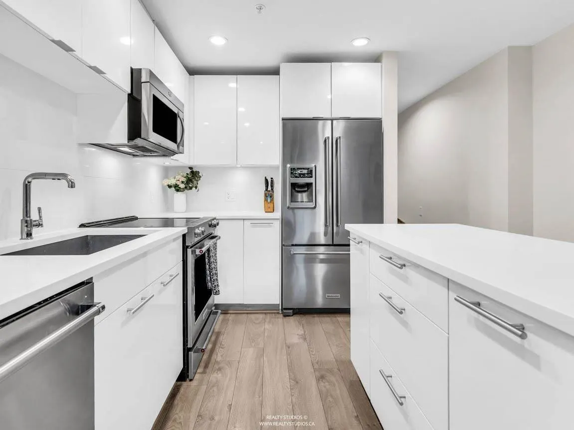 723 W 3rd Street #117