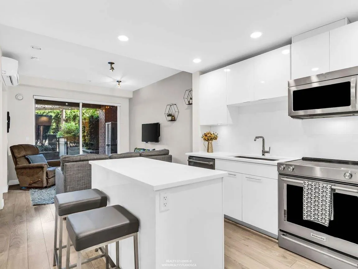 723 W 3rd Street #117