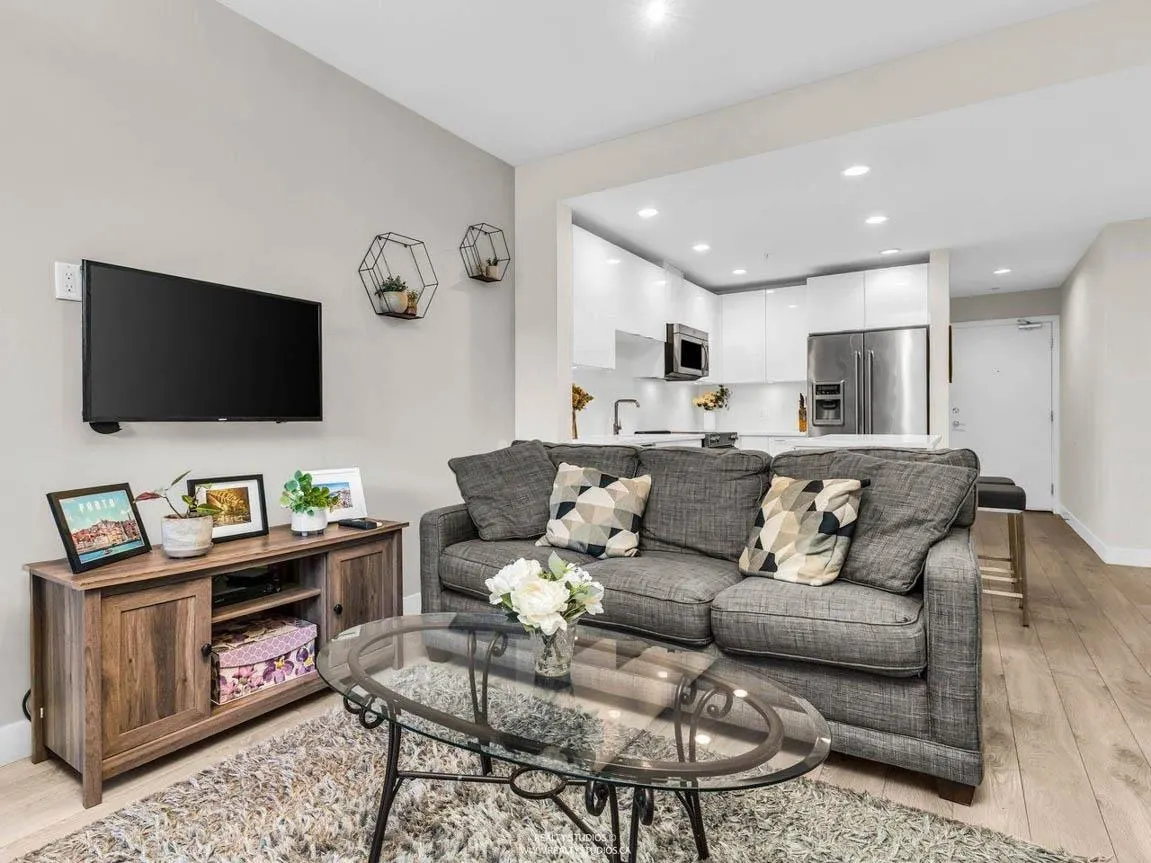 723 W 3rd Street #117