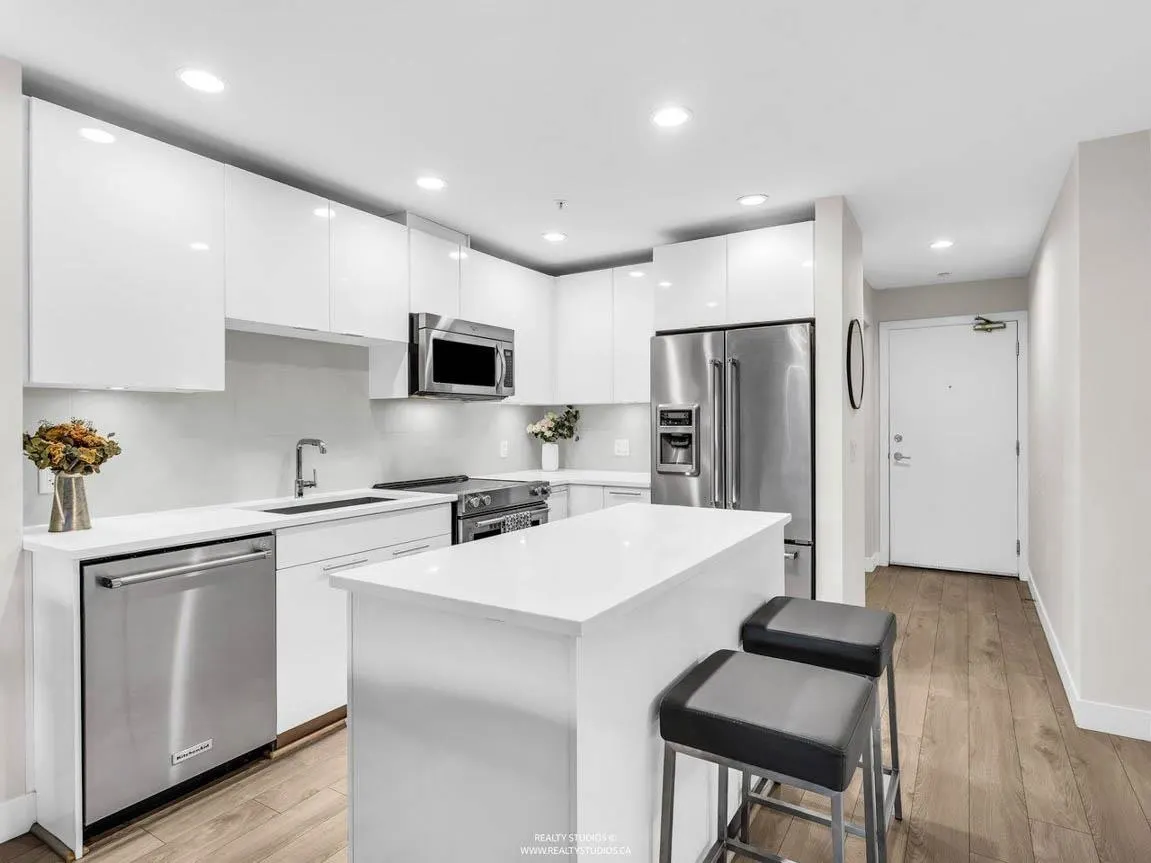 723 W 3rd Street #117
