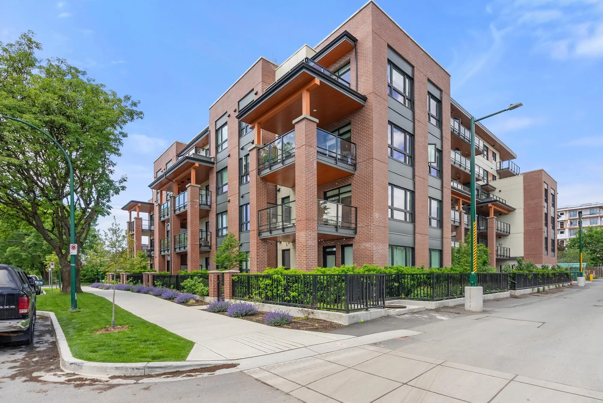 2550 Garden Drive #106