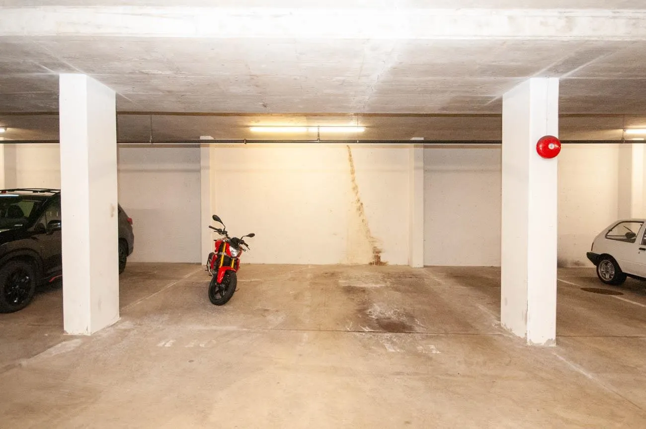 1633 Mackay #102