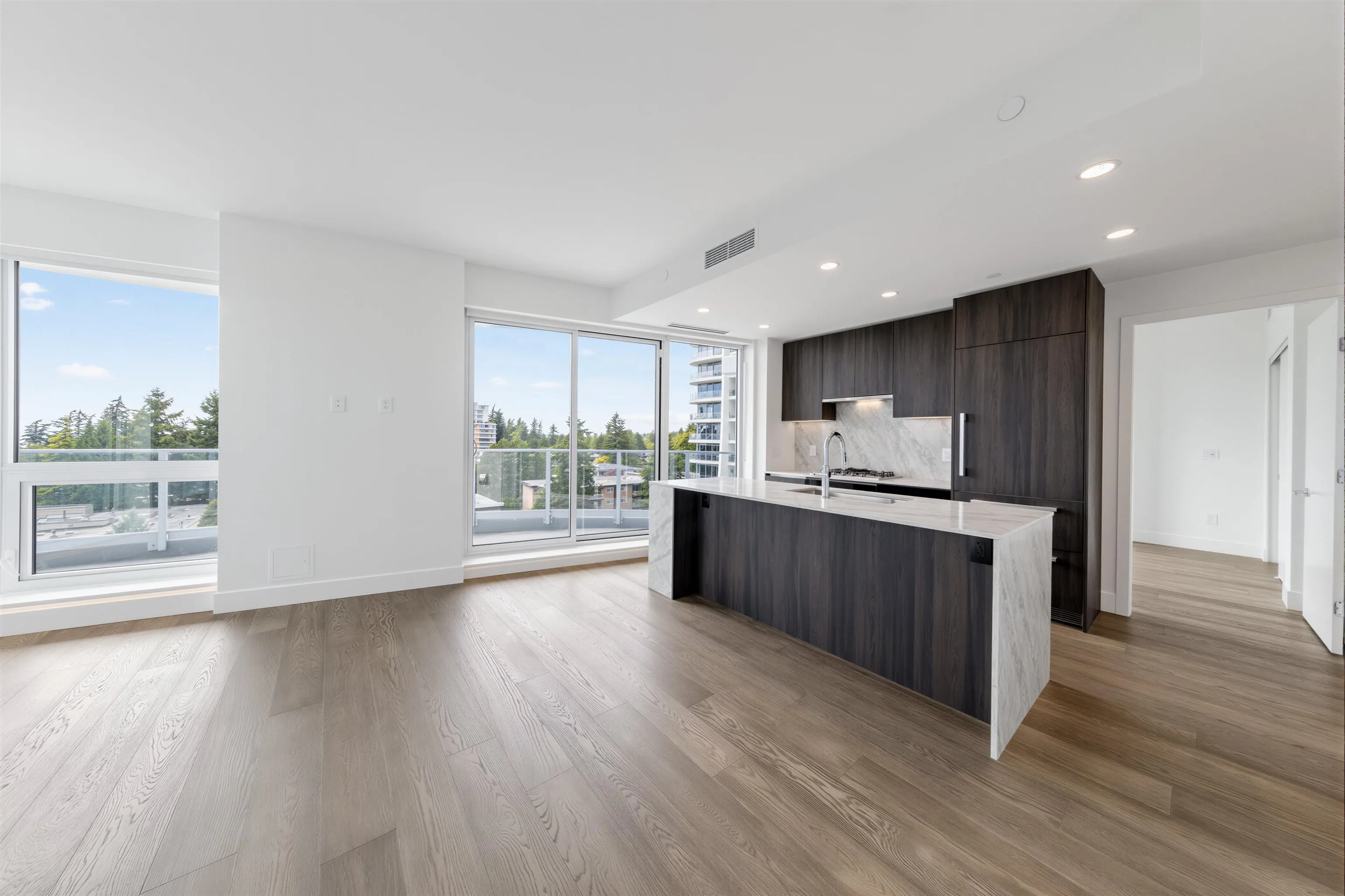 1475 Foster Street #606