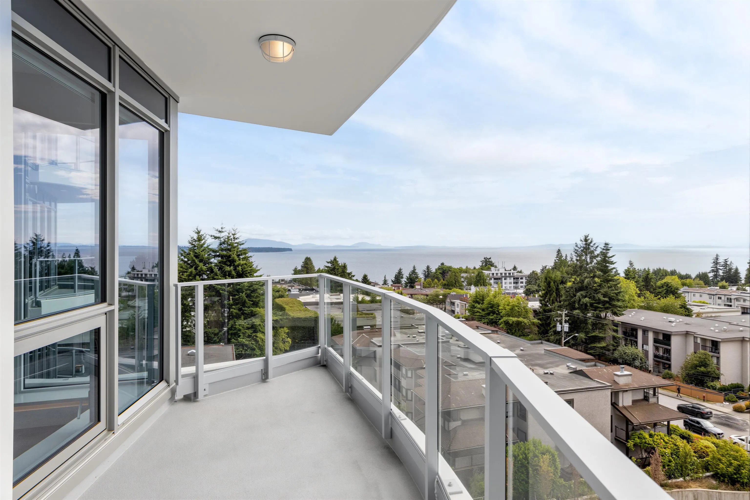 1475 Foster Street #606