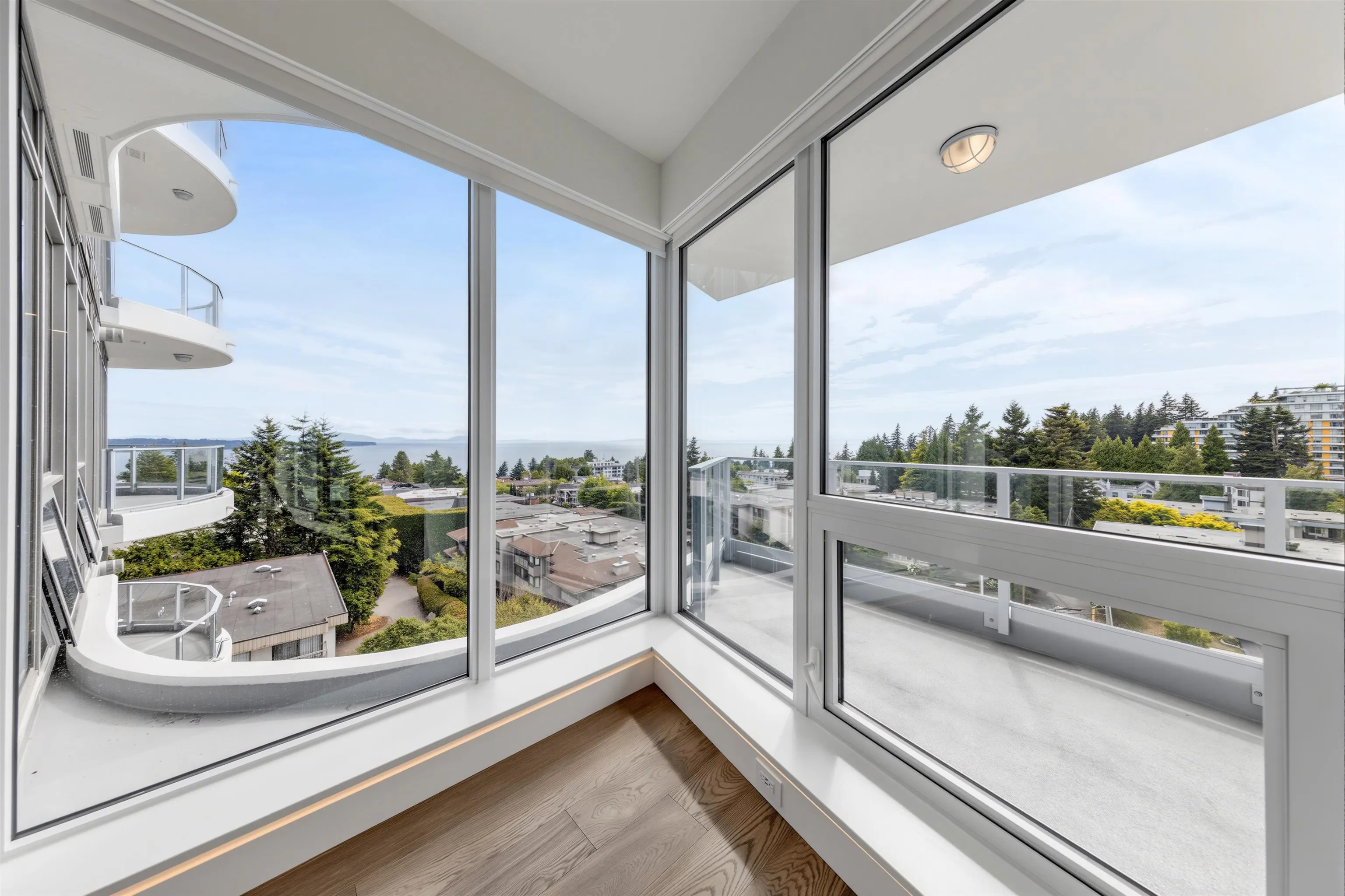 1475 Foster Street #606