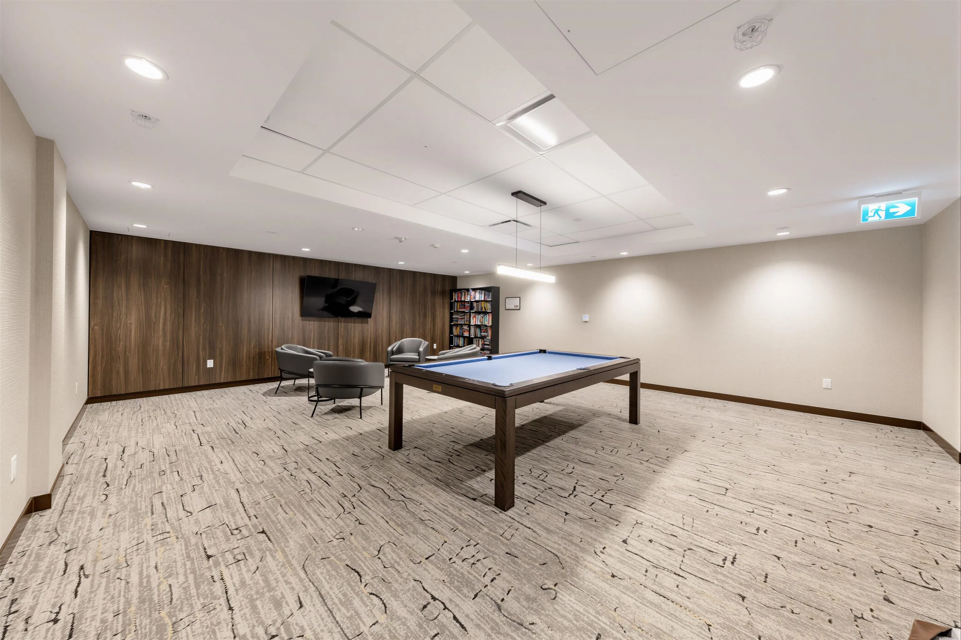 1475 Foster Street #606