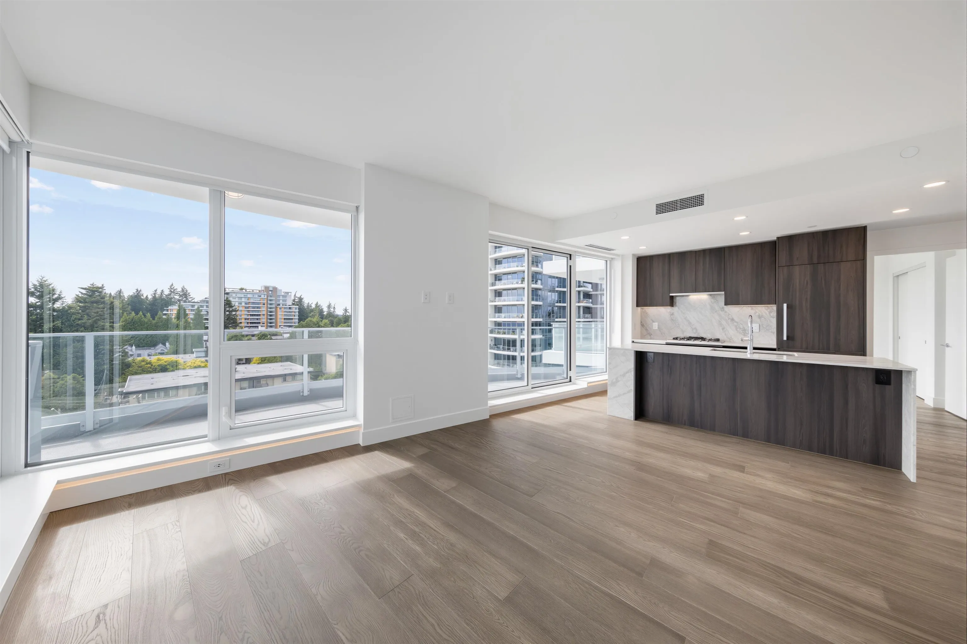 1475 Foster Street #606