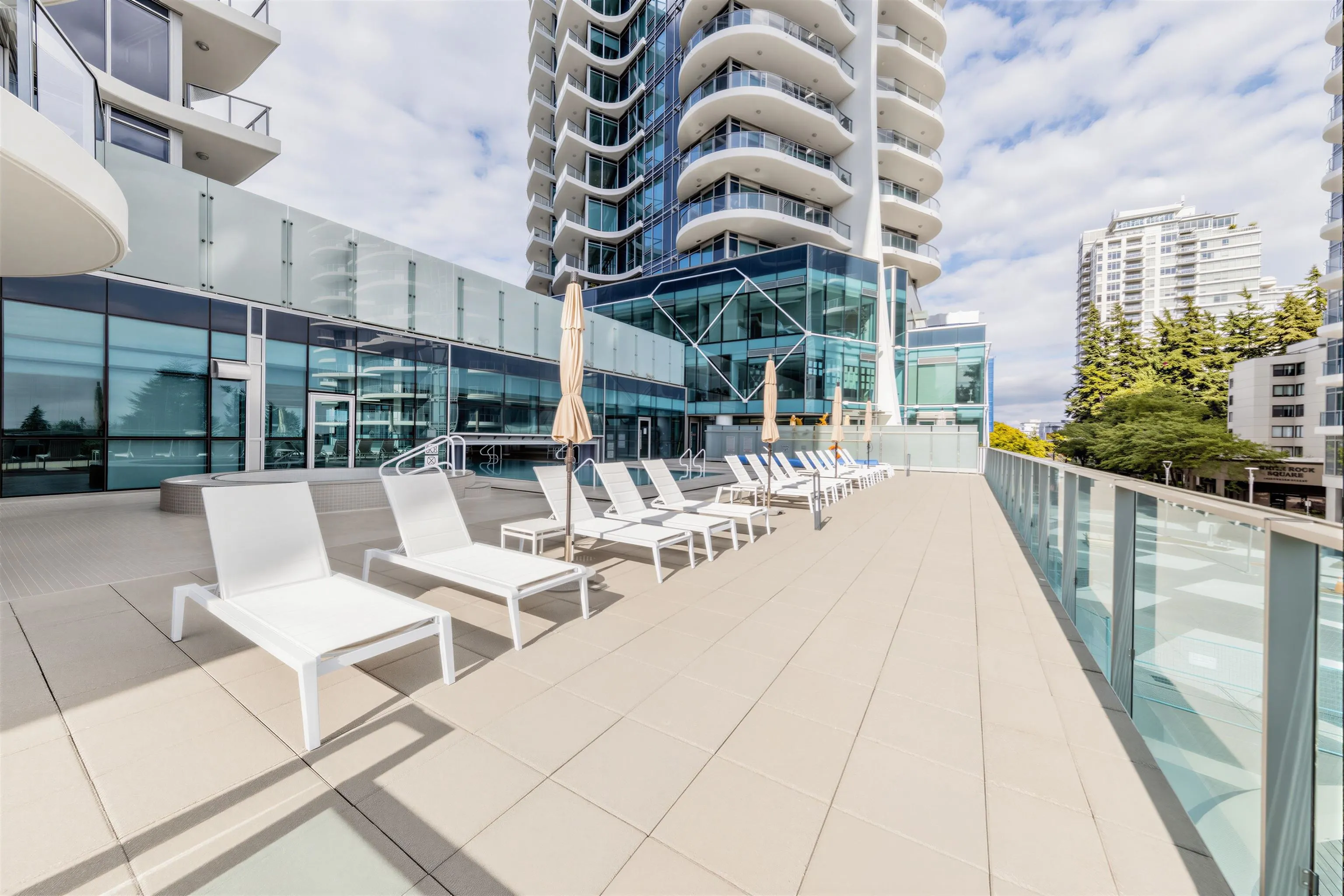 1475 Foster Street #606