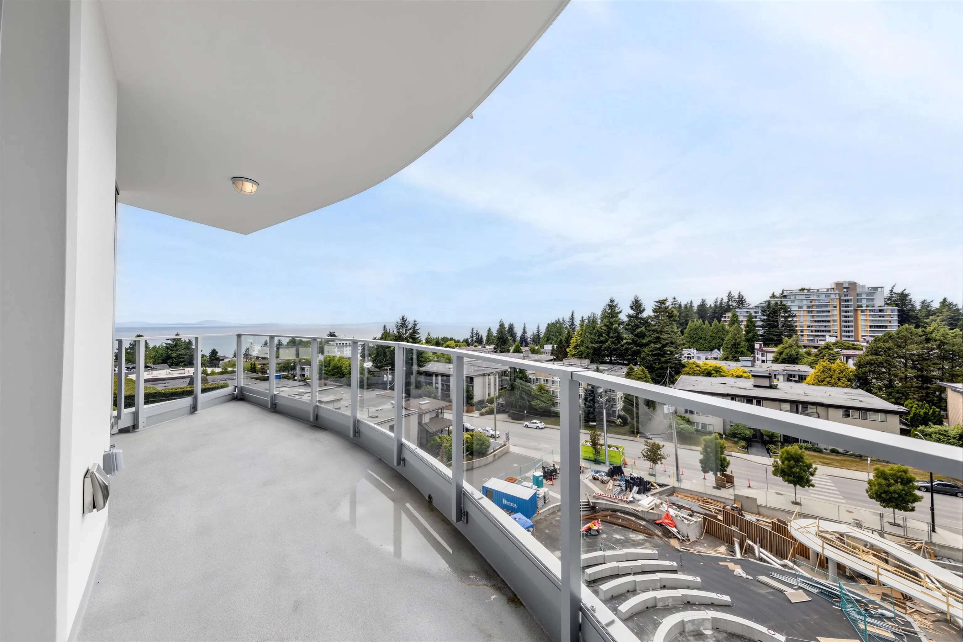 1475 Foster Street #606