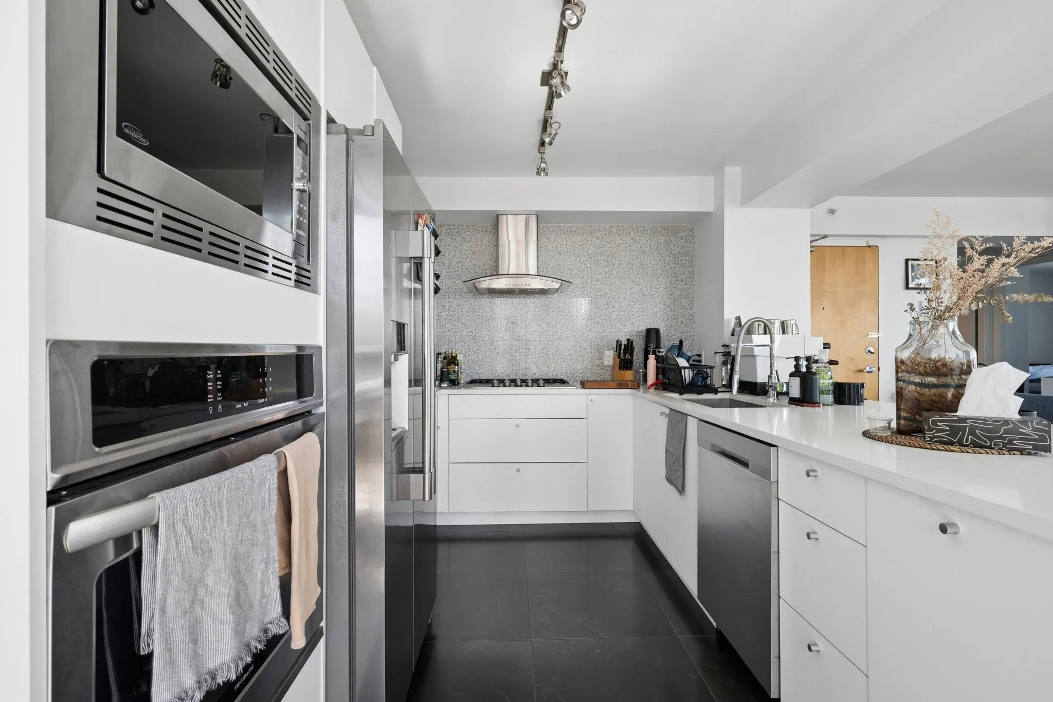1238 Richards Street #2601