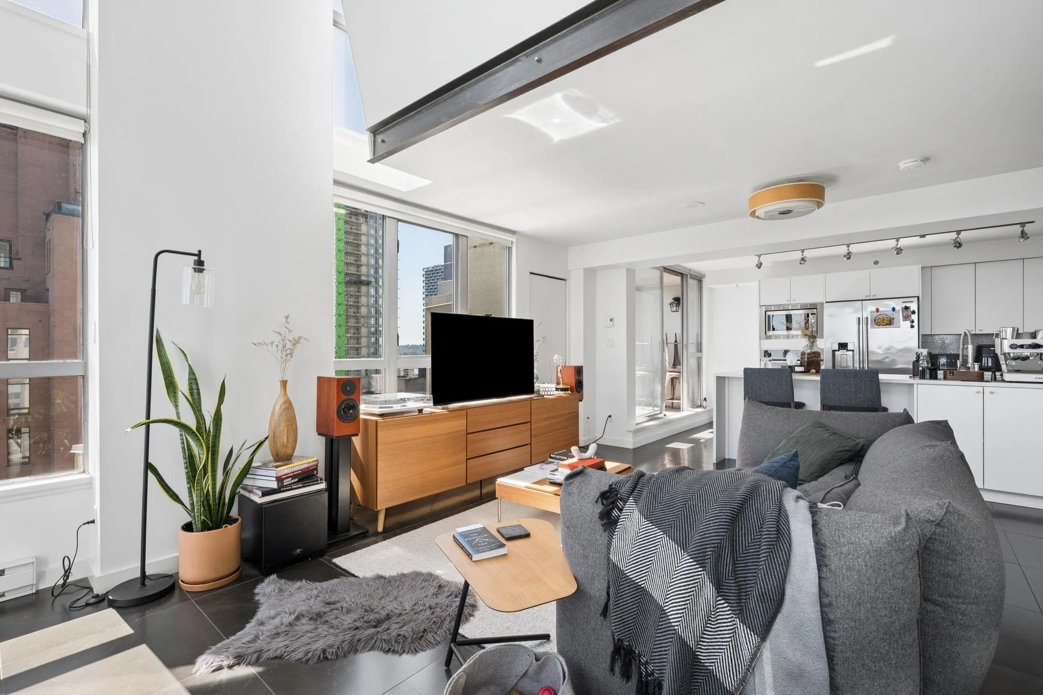 1238 Richards Street #2601