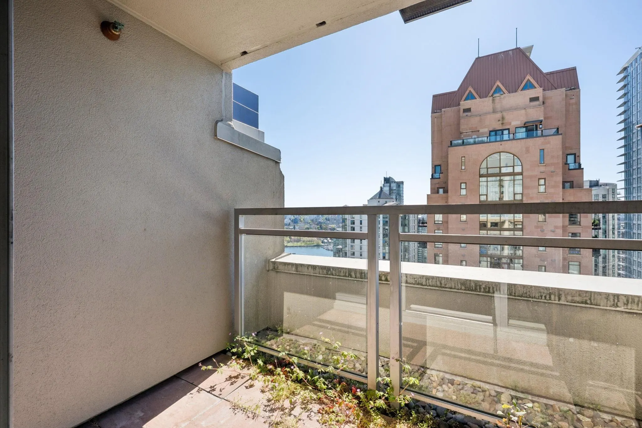 1238 Richards Street #2601
