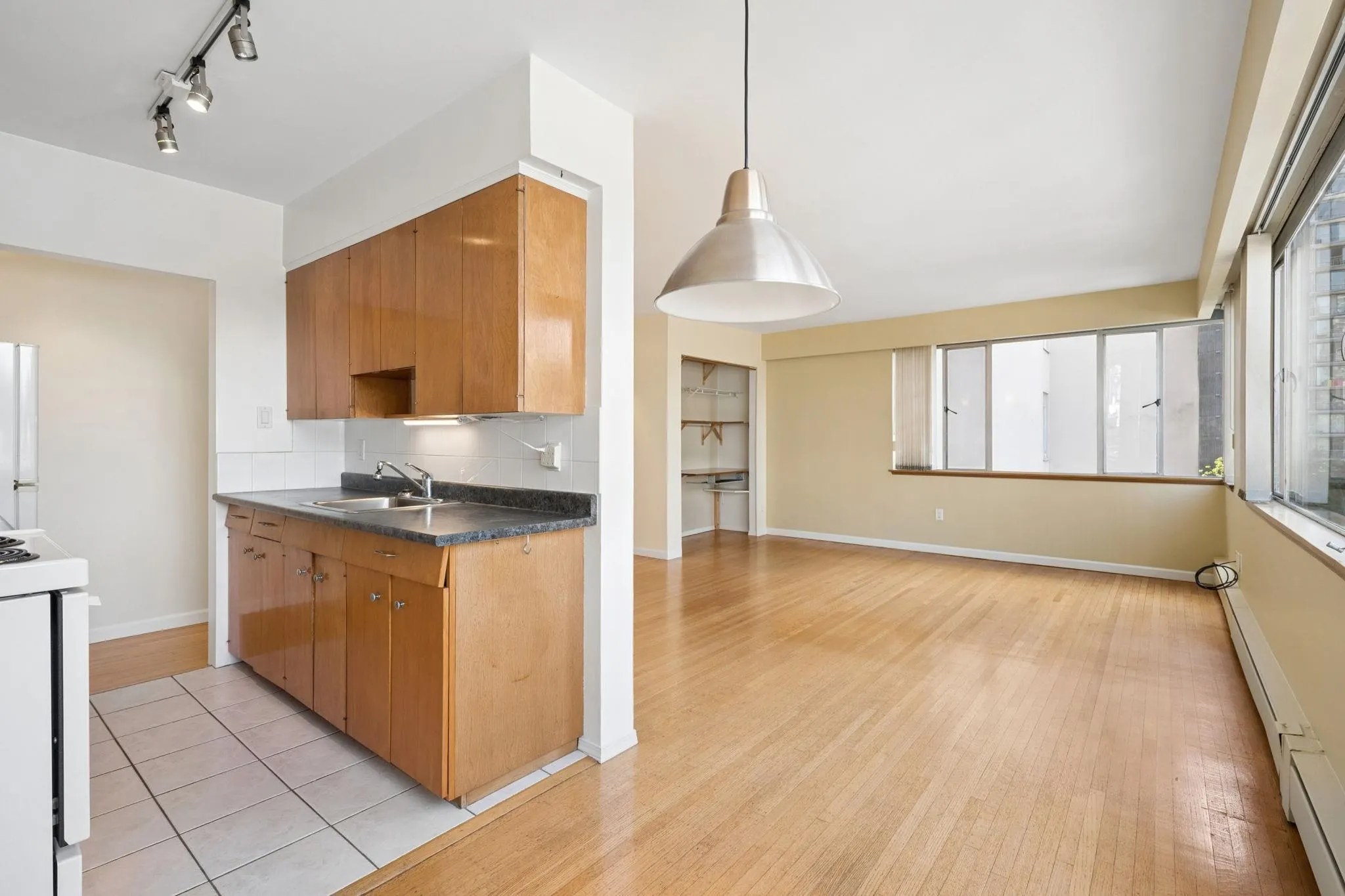 1315 Cardero Street #401