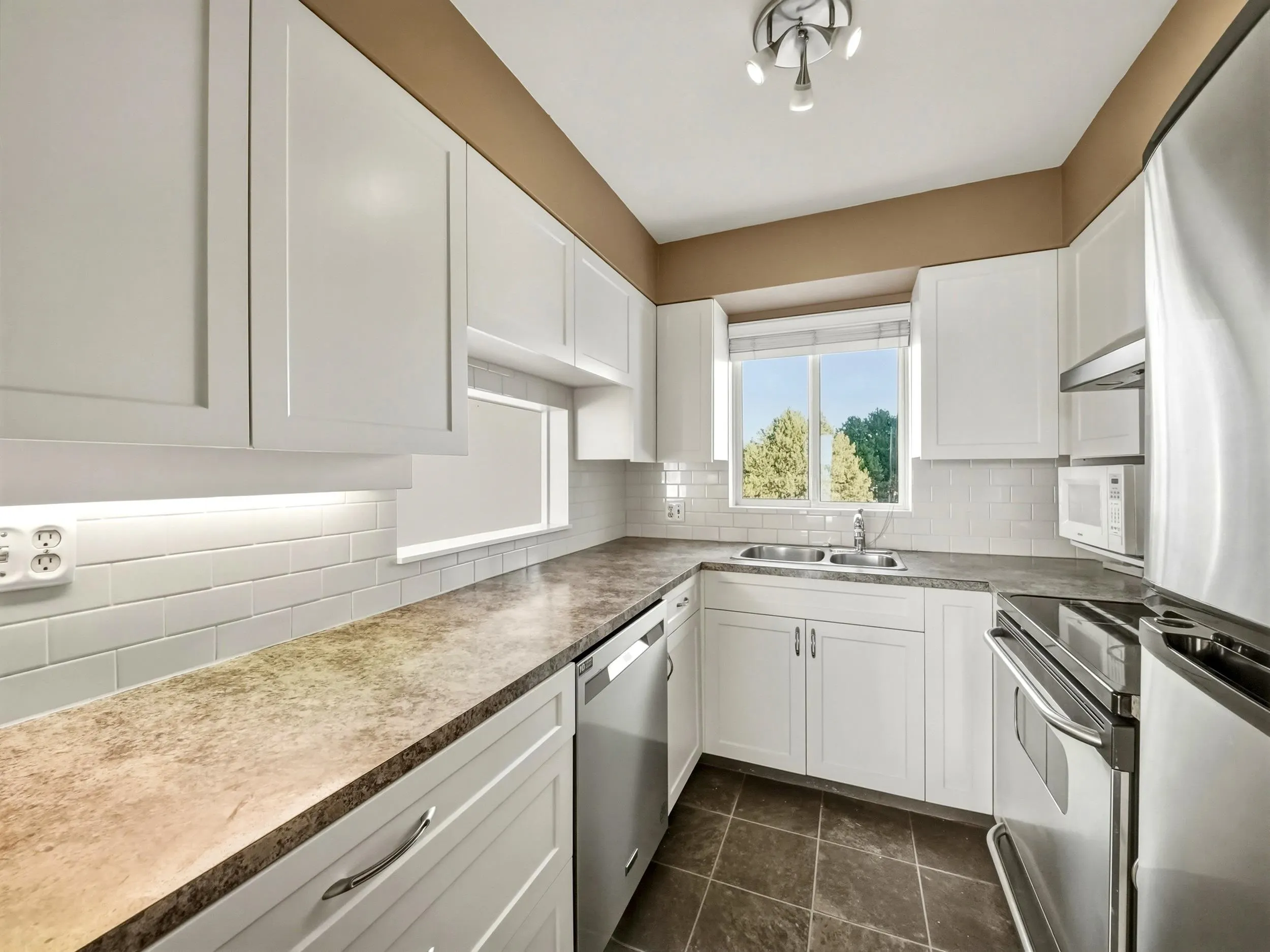 2246 Bellevue Avenue #702
