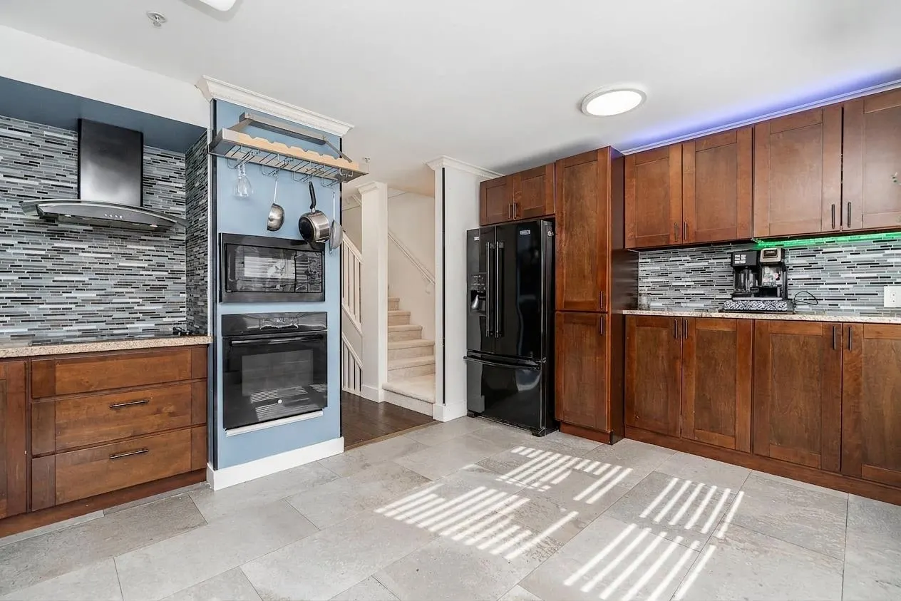 8968 208 Street #15
