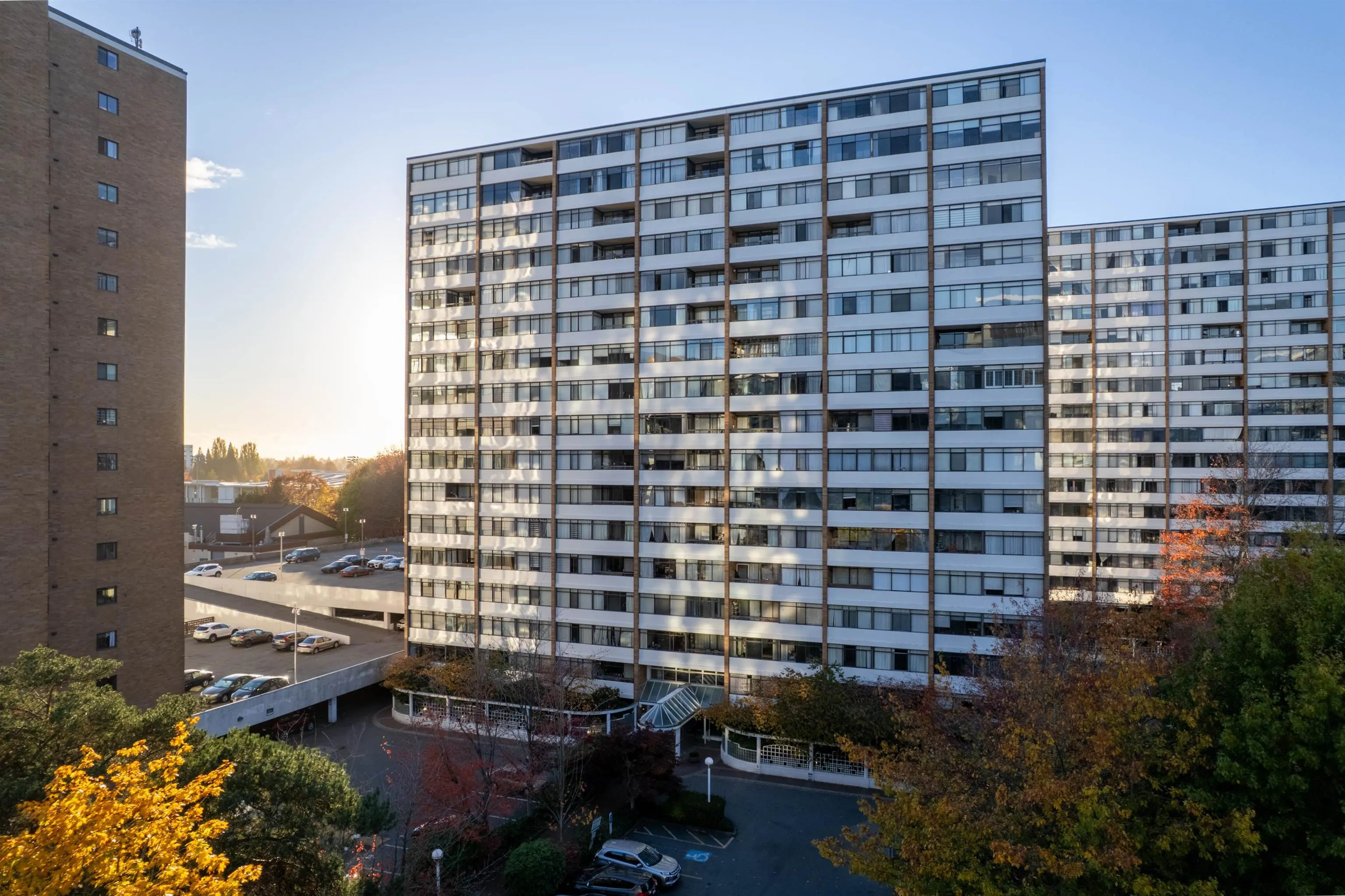 6631 Minoru Boulevard #807