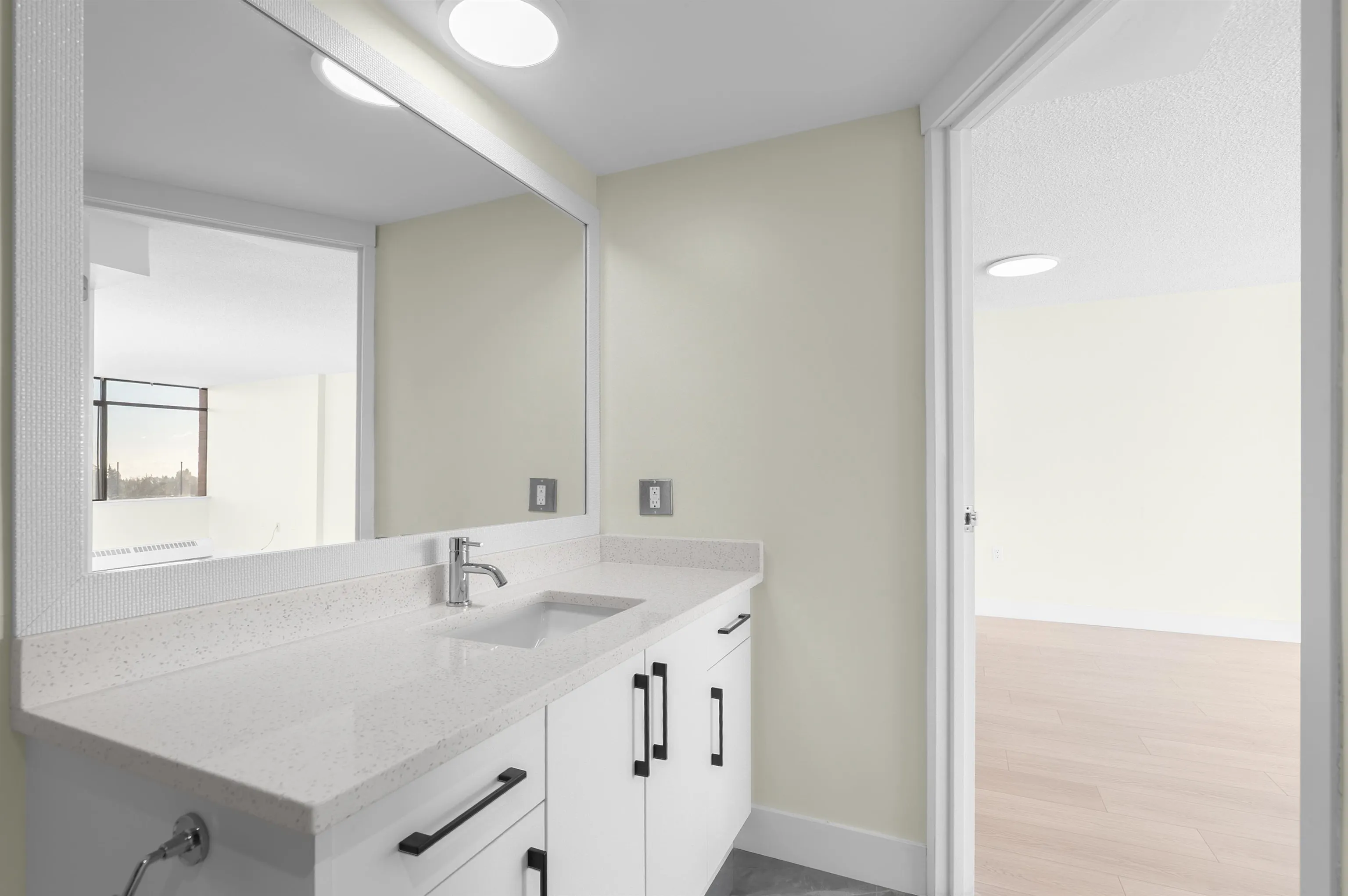 6631 Minoru Boulevard #807